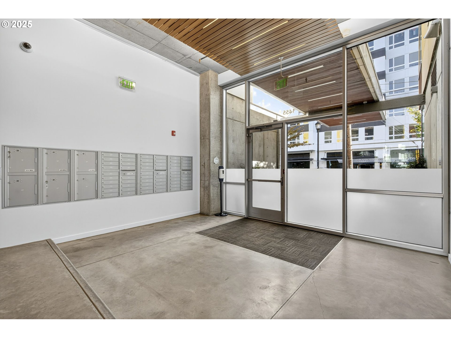 Photo #5: 299844273 Listing: Photo #5