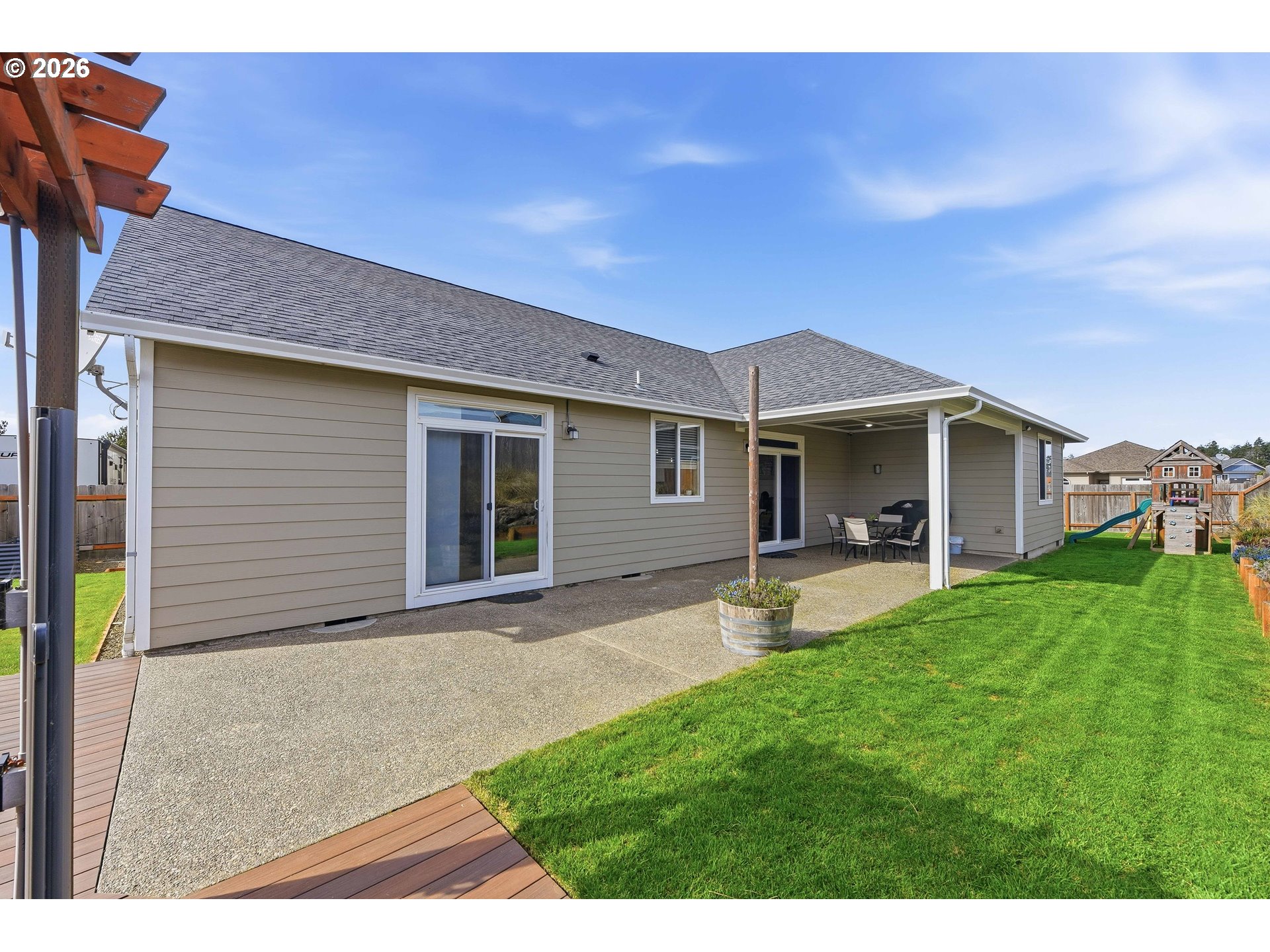 2025 ROOSEVELT LOOP, North Bend, OR, 97459