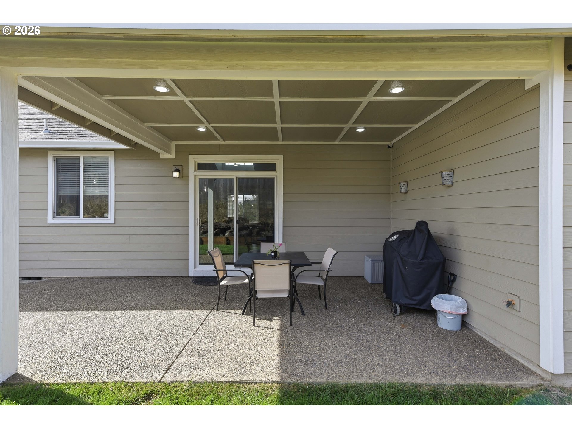 2025 ROOSEVELT LOOP, North Bend, OR, 97459