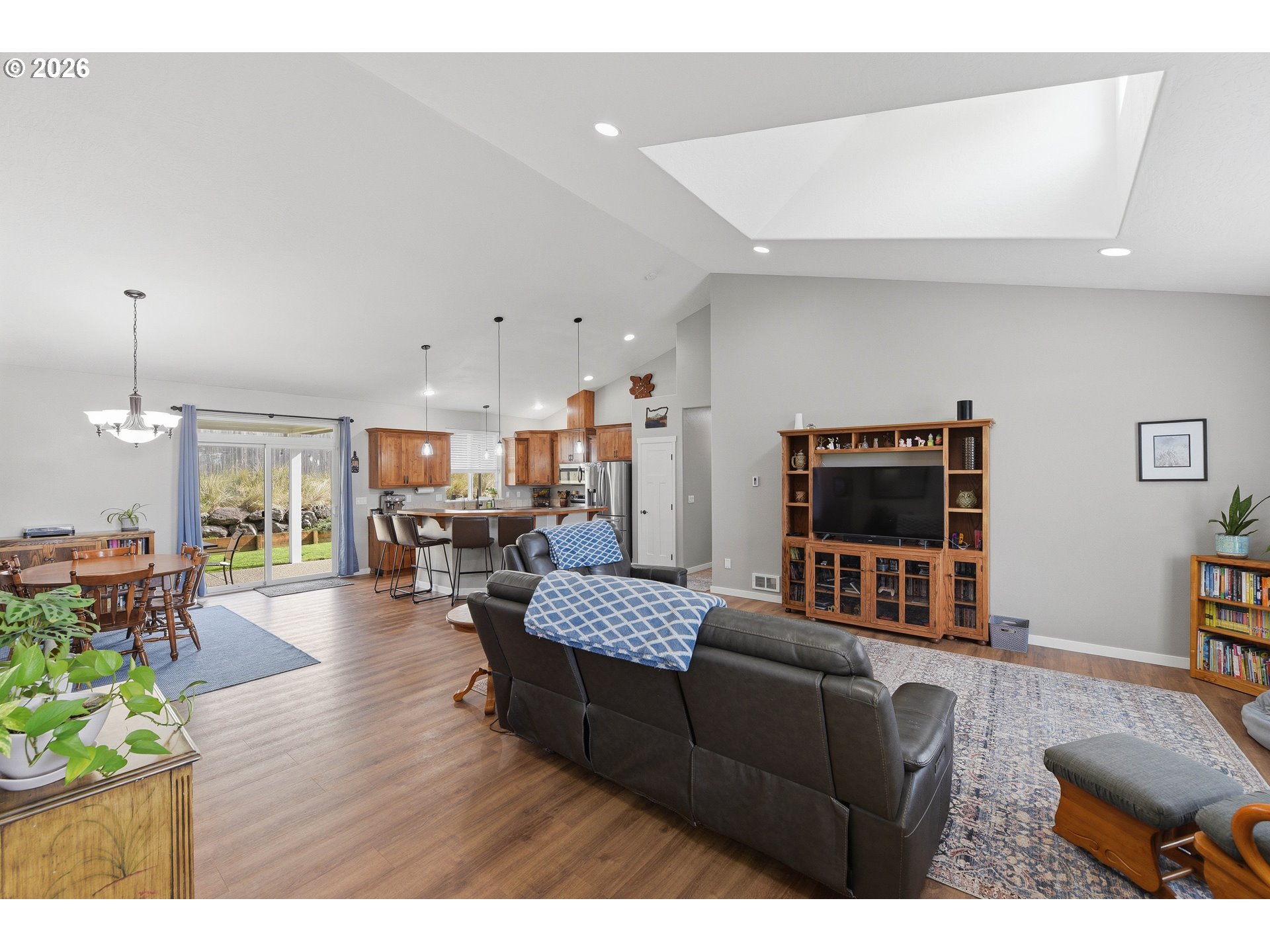 2025 ROOSEVELT LOOP, North Bend, OR, 97459