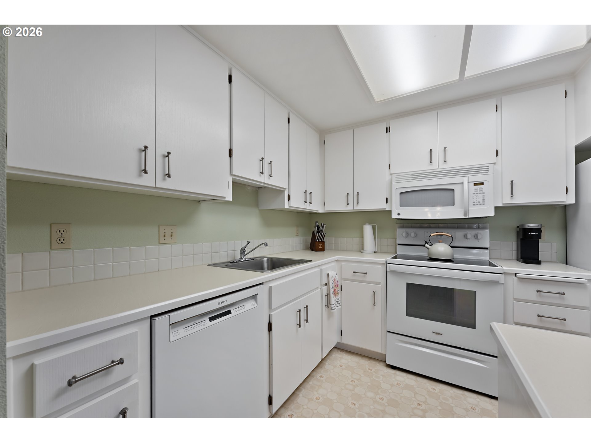 Photo #15: 300744949 Listing: Photo #15