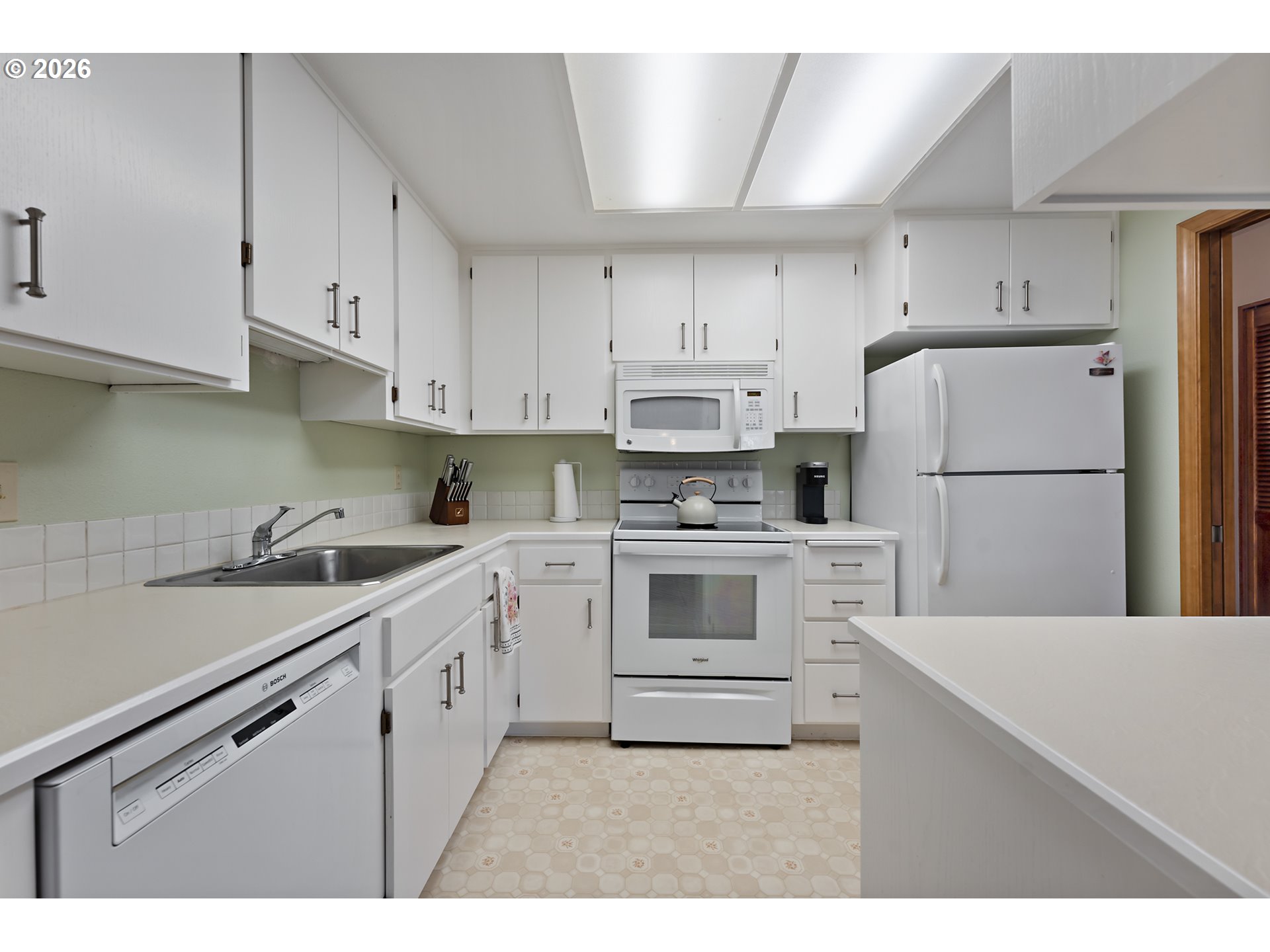 Photo #14: 300744949 Listing: Photo #14