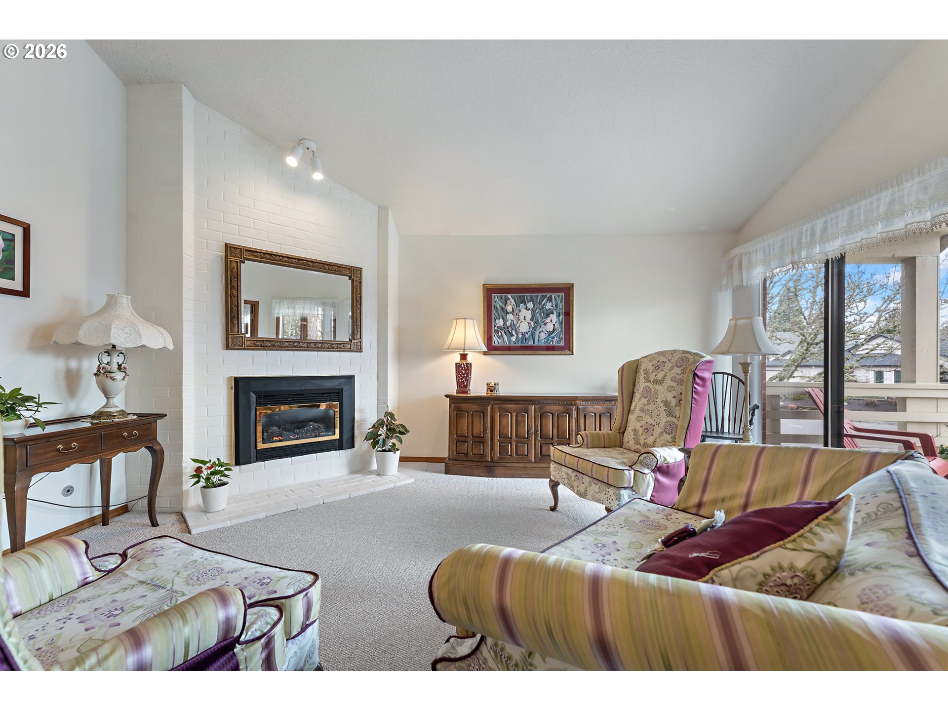 Photo #4: 300744949 Listing: Photo #4