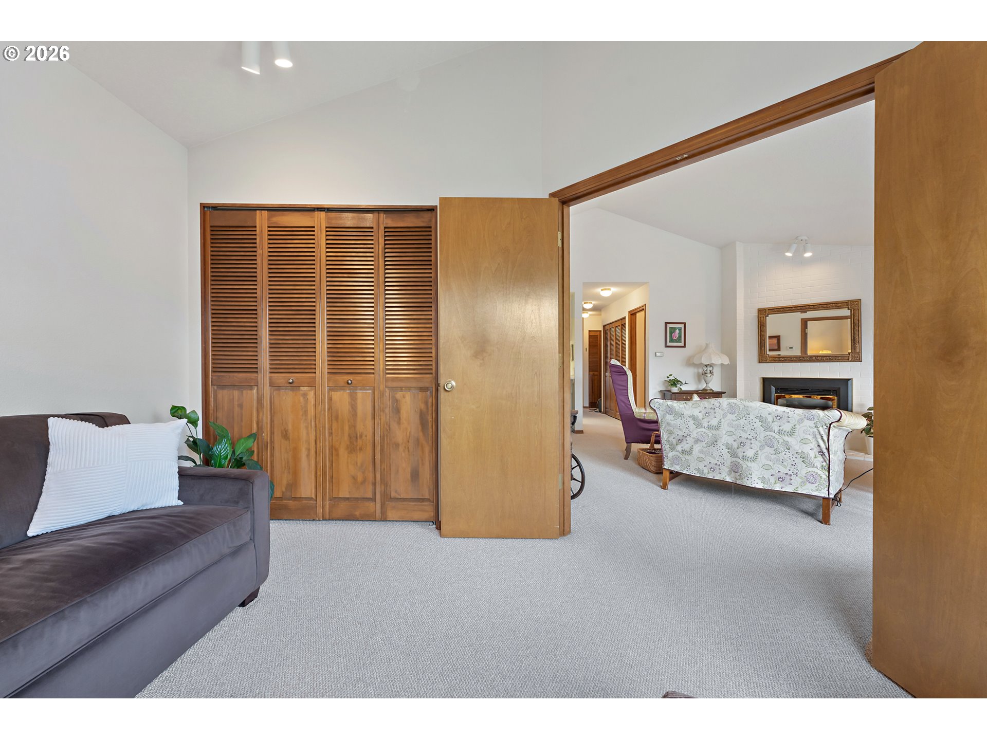 Photo #9: 300744949 Listing: Photo #9