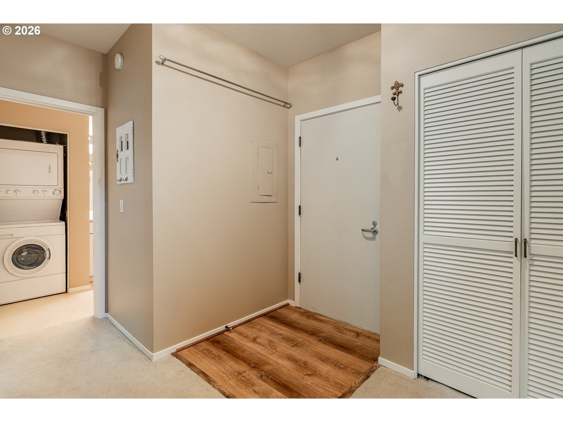 Photo #5: 301280307 Listing: Photo #5