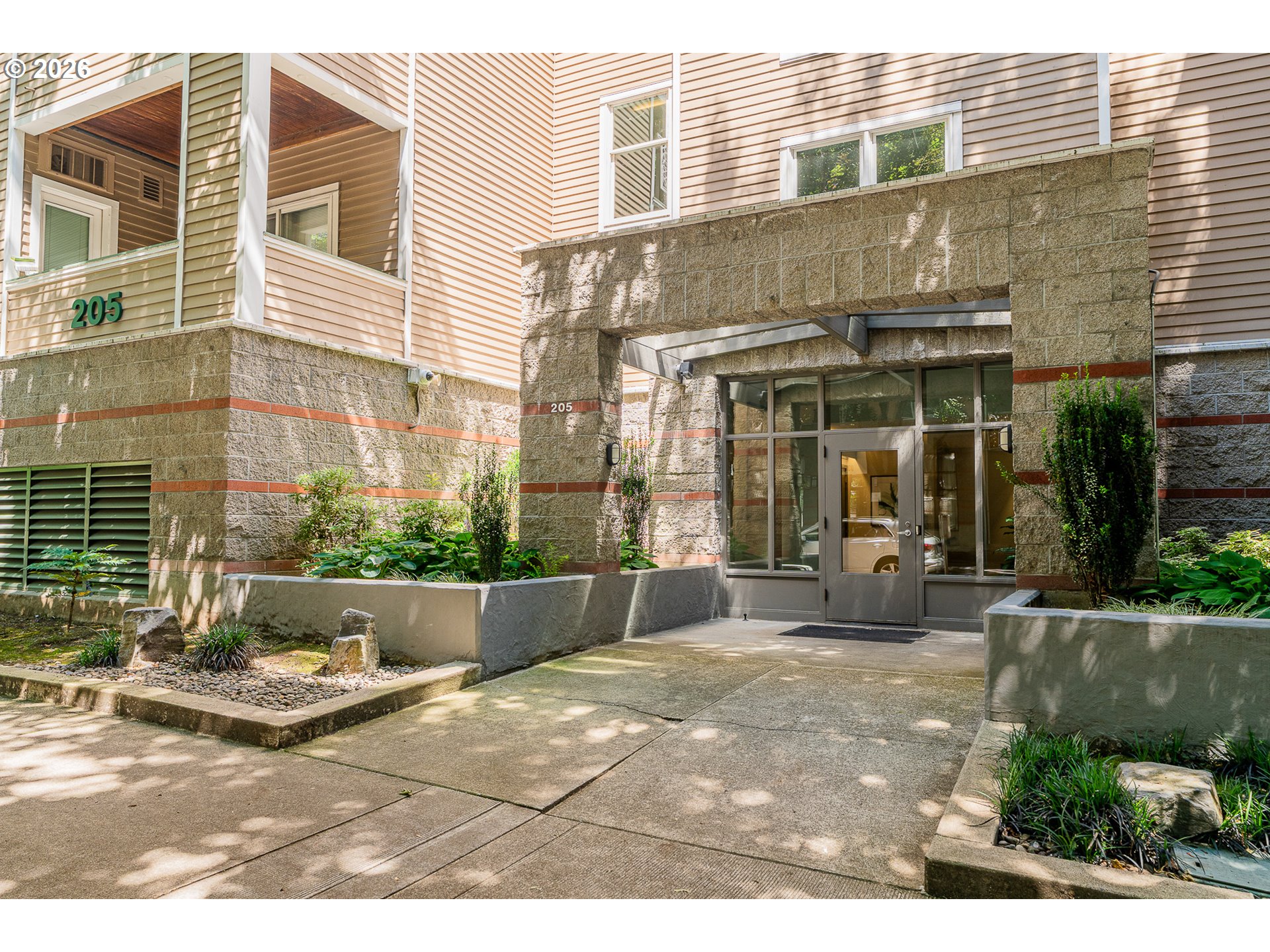 Photo #3: 301280307 Listing: Photo #3