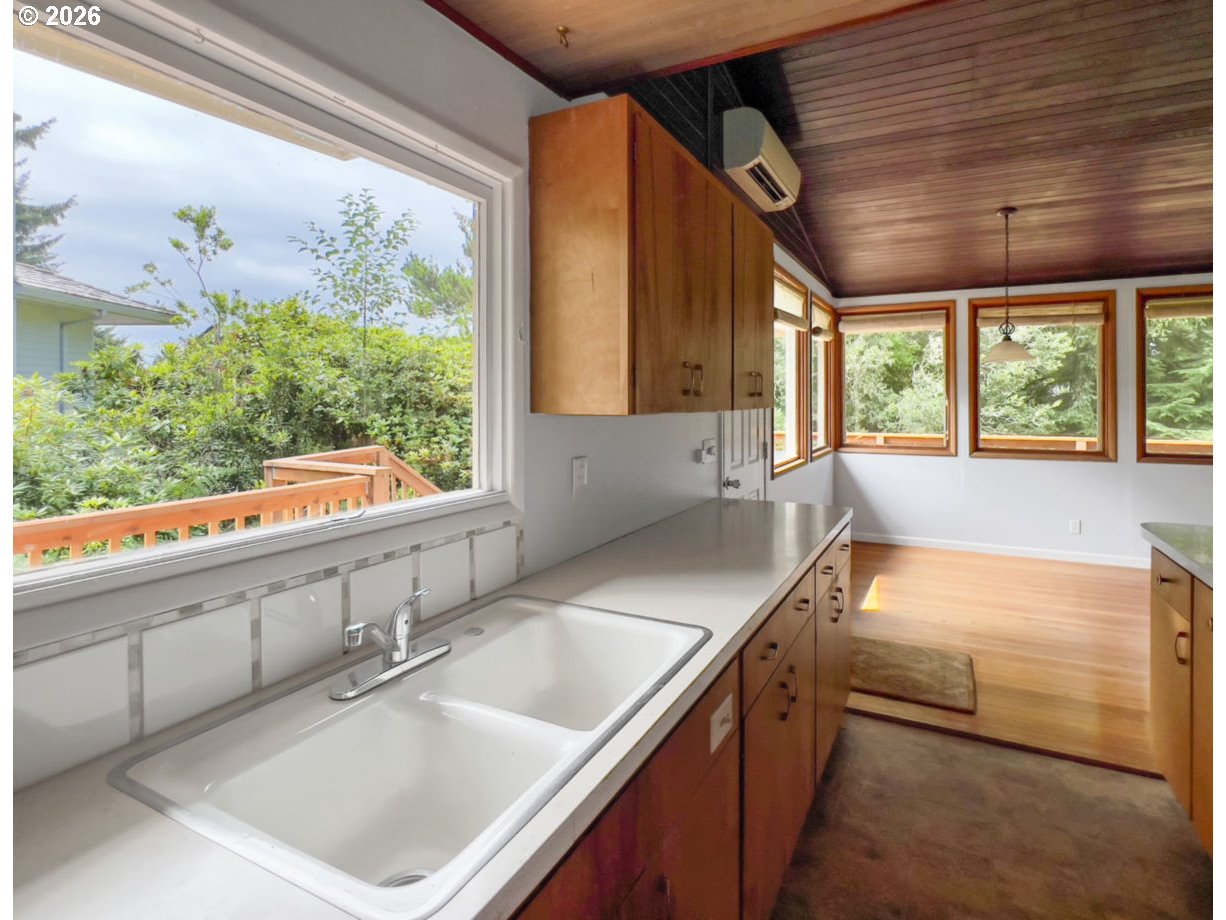 113 RIDGE CREST RD, Gleneden Beach, OR, 97388