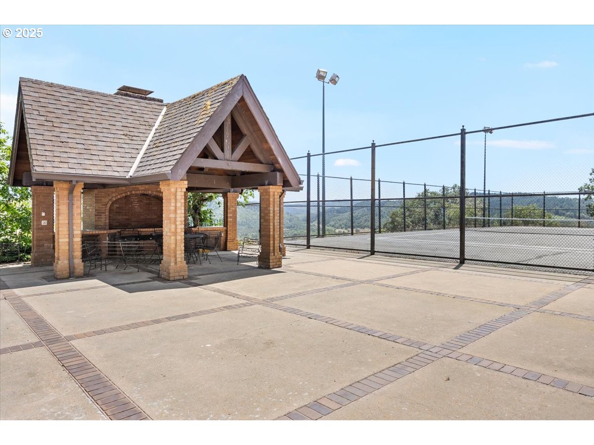 331 METZ HILL RD, Oakland, OR, 97462