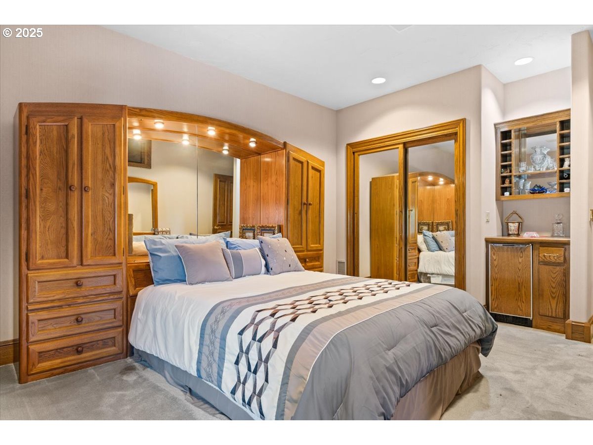 331 METZ HILL RD, Oakland, OR, 97462