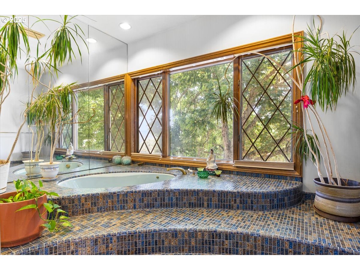 331 METZ HILL RD, Oakland, OR, 97462
