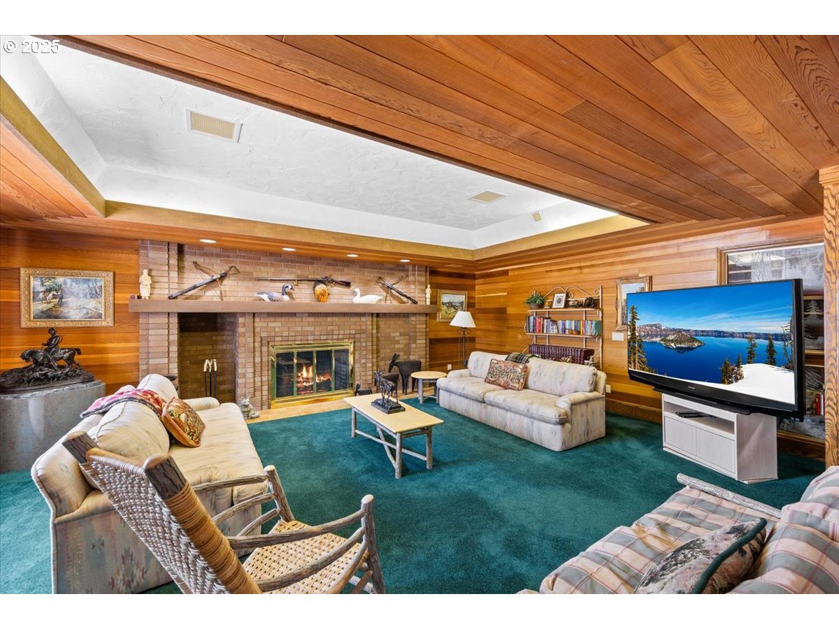331 METZ HILL RD, Oakland, OR, 97462
