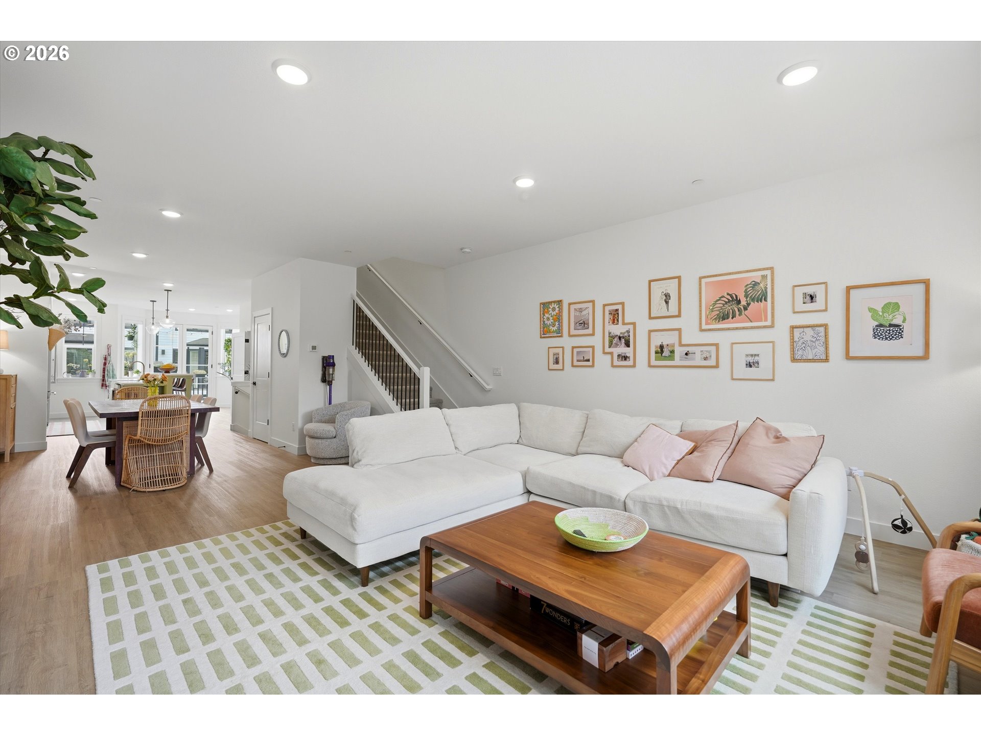 Photo #10: 305773973 Listing: Photo #10