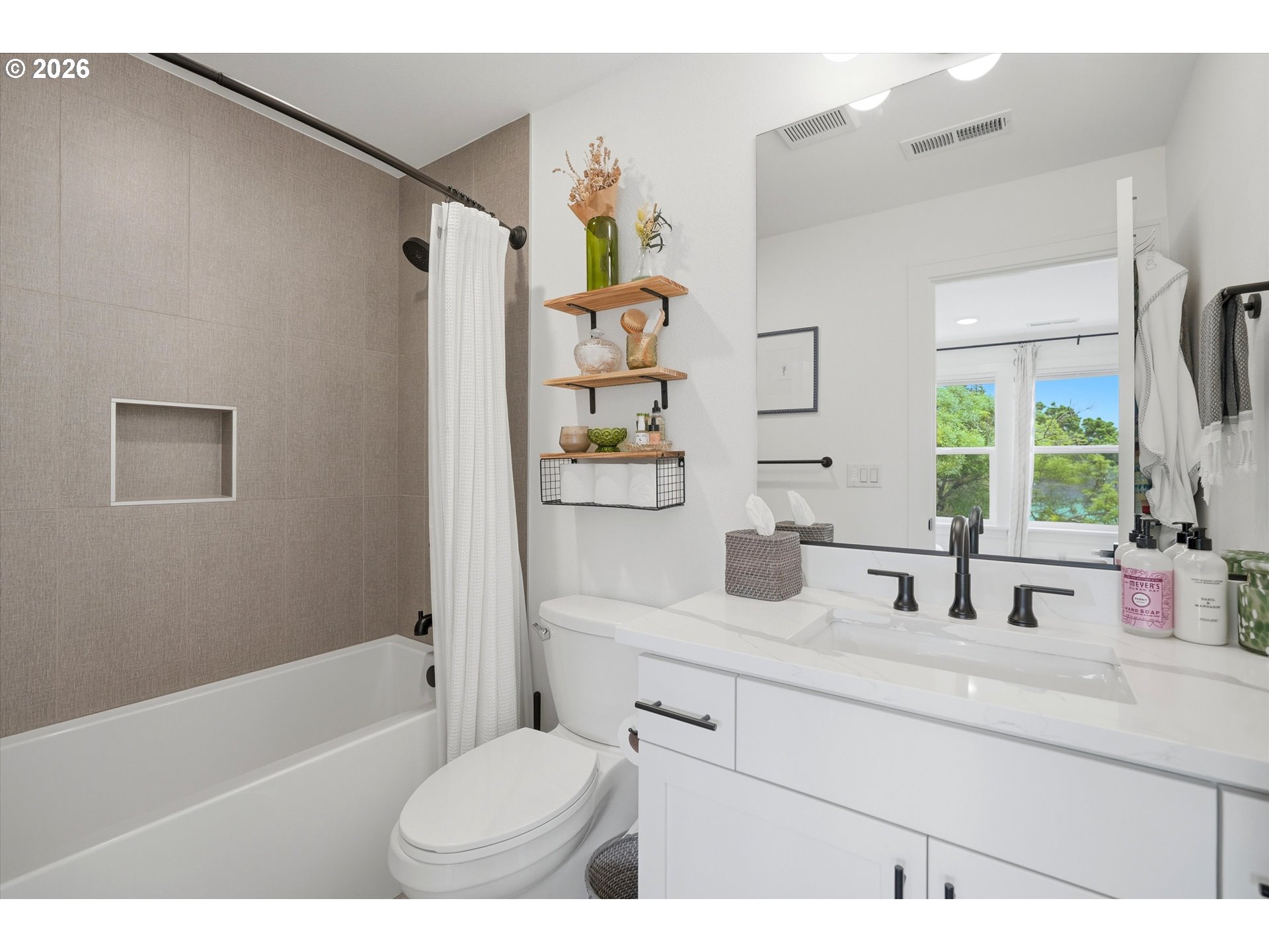 Photo #30: 305773973 Listing: Photo #30
