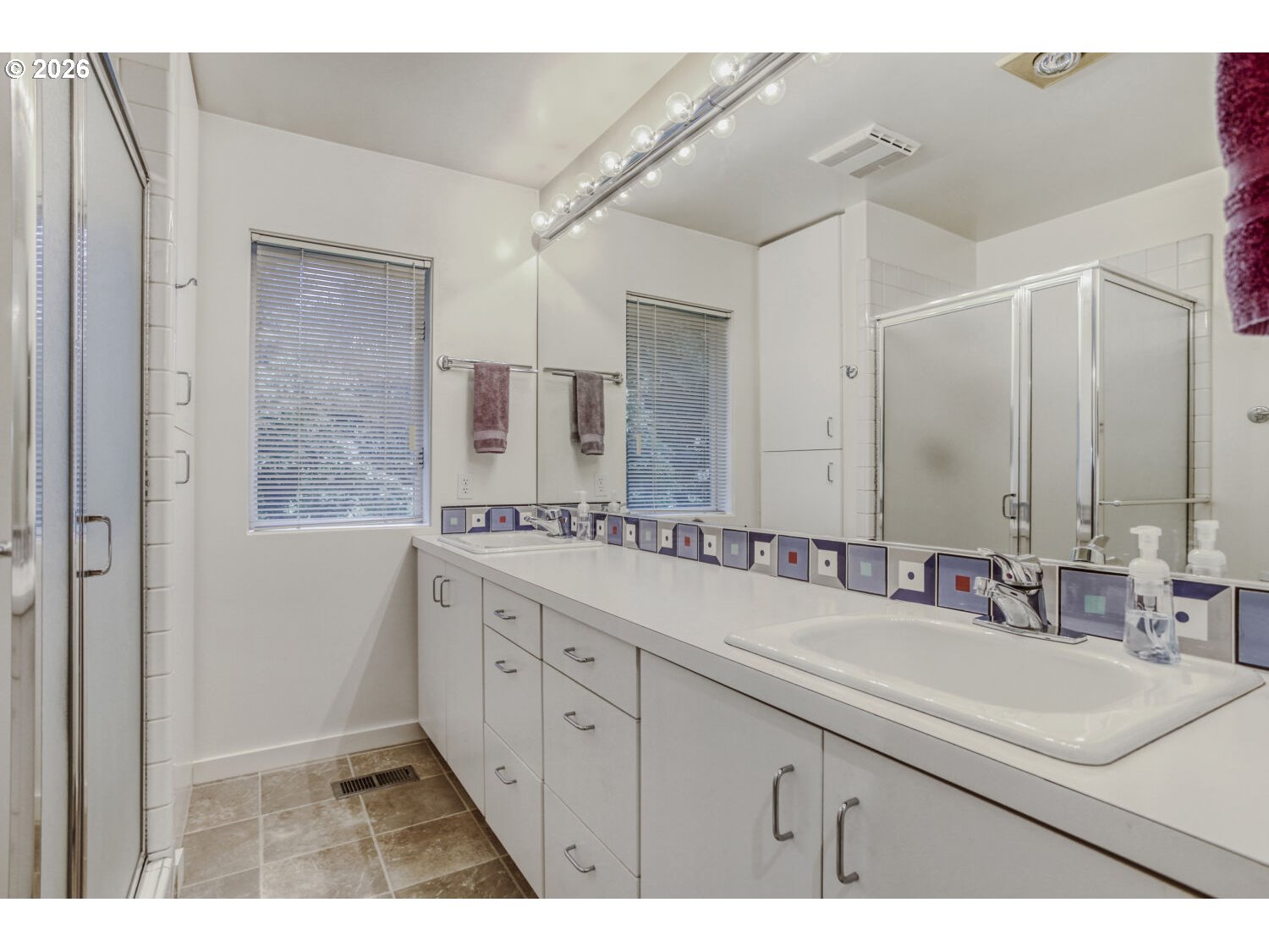 1000 FOREST MEADOWS WAY, Lake Oswego, OR, 97034