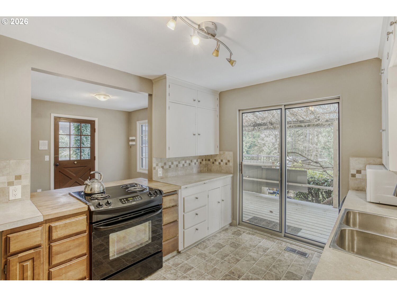 1000 FOREST MEADOWS WAY, Lake Oswego, OR, 97034