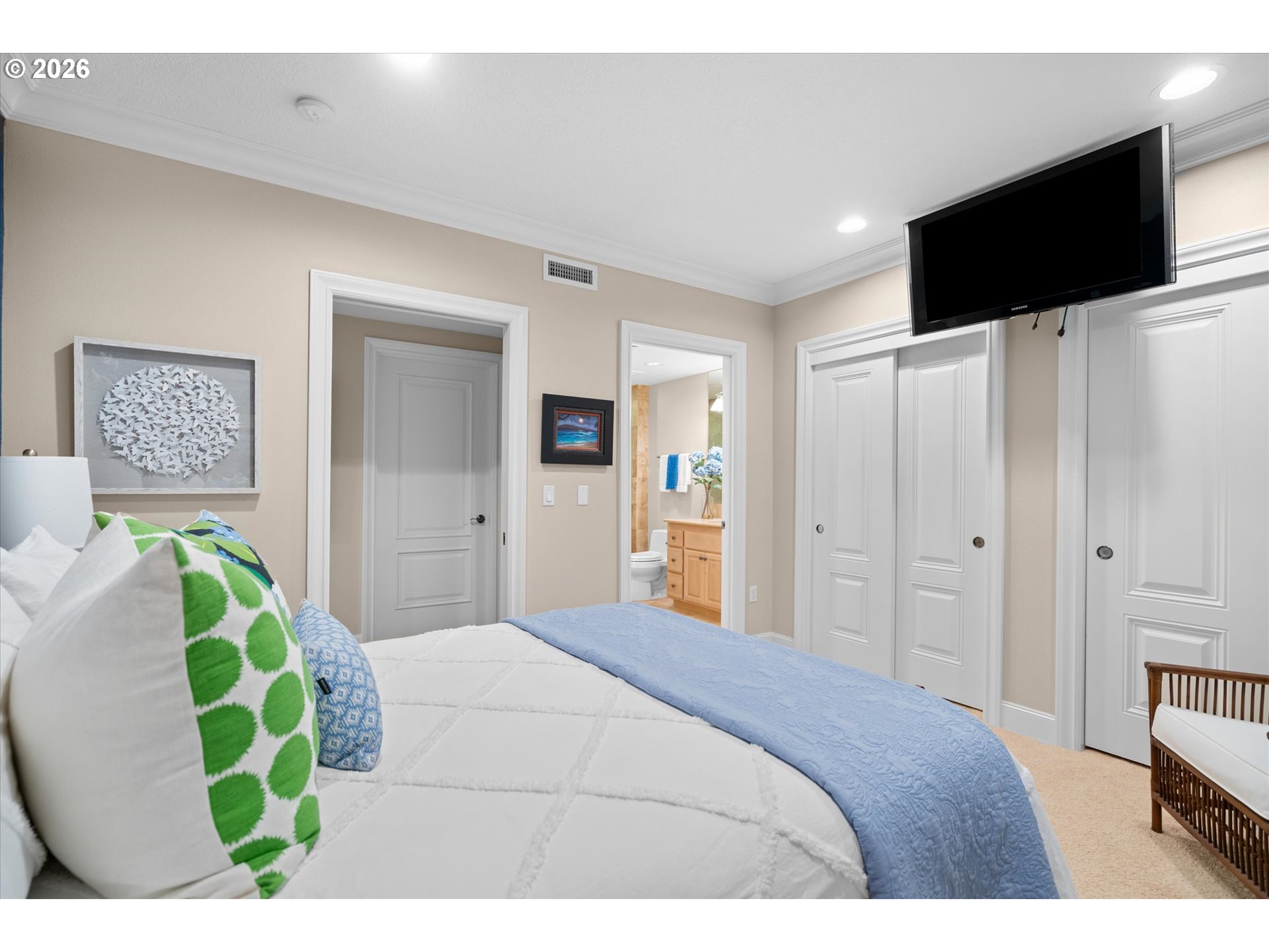 Photo #2: 307542596 Listing: Photo #2