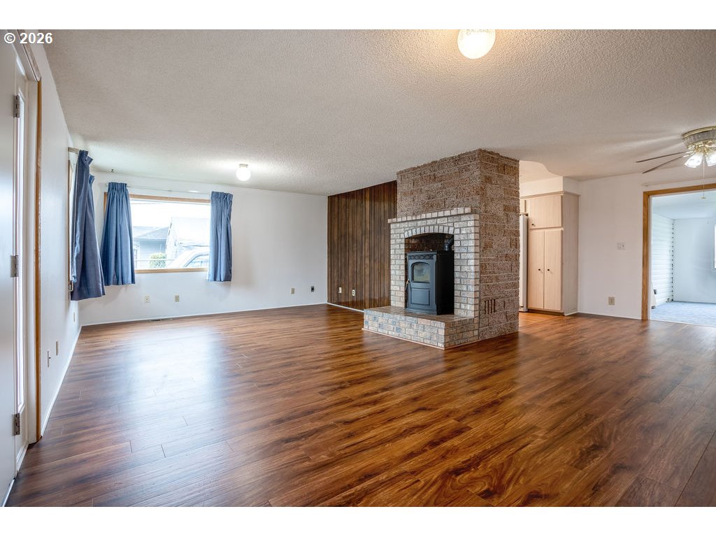 2209 42ND AVE, Longview, WA, 98632