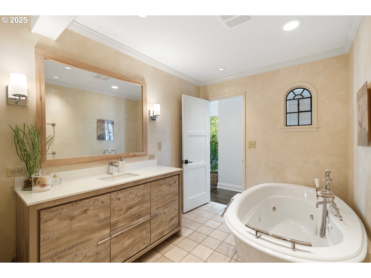 2850 NW VERDE VISTA TER, Portland, OR, 97210