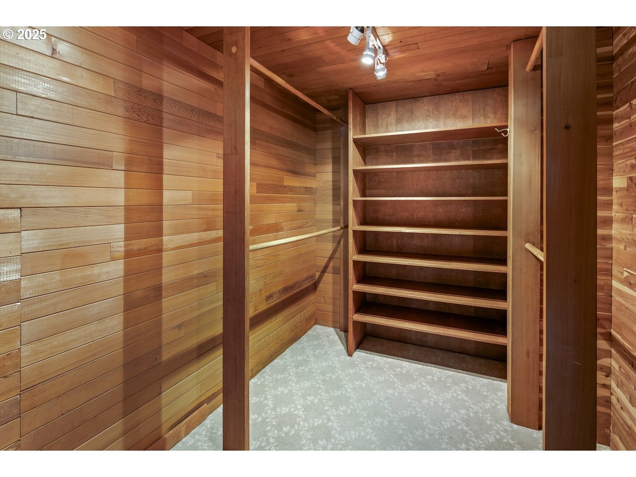 2850 NW VERDE VISTA TER, Portland, OR, 97210