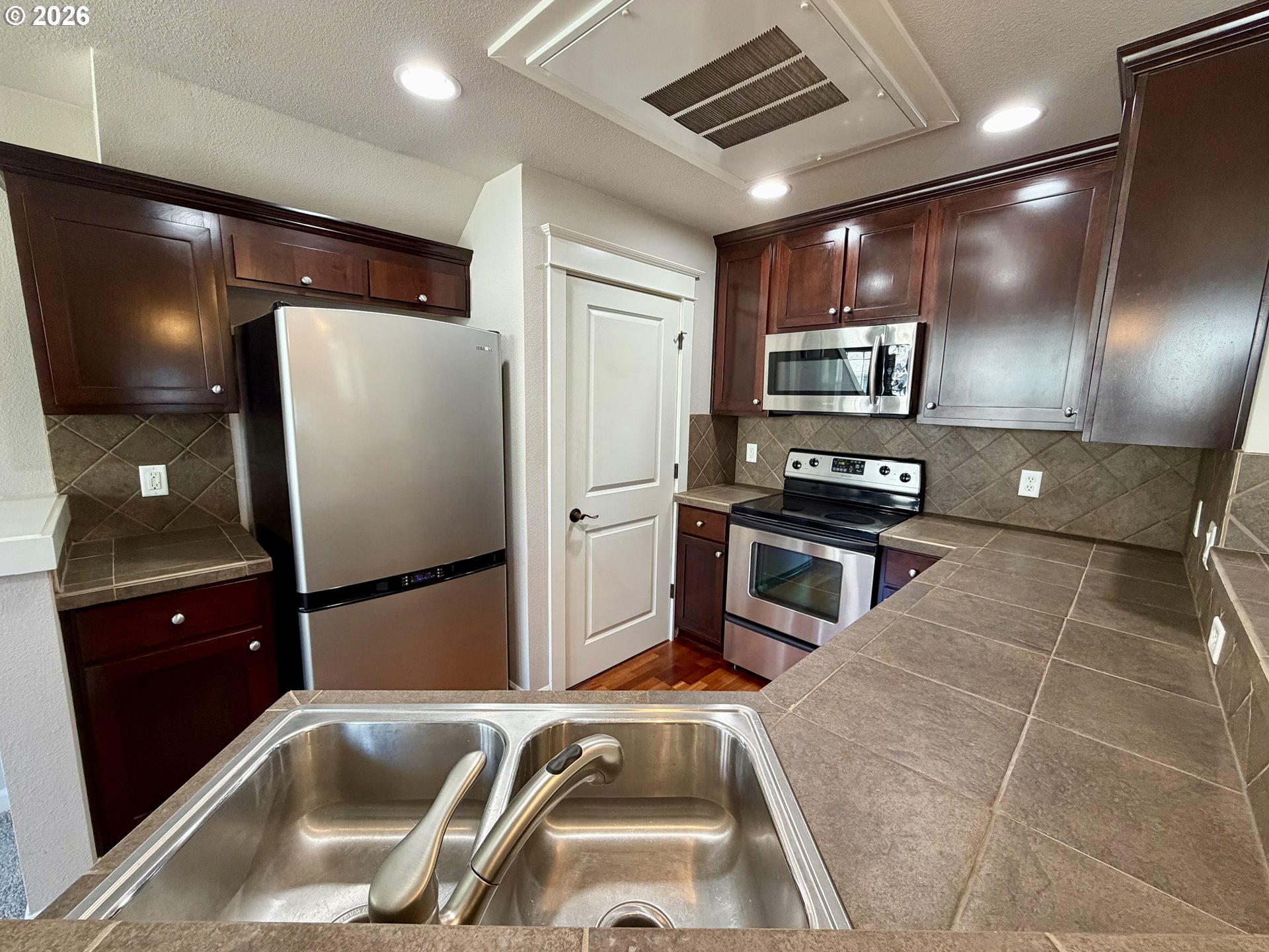 Photo #17: 308628603 Listing: Photo #17