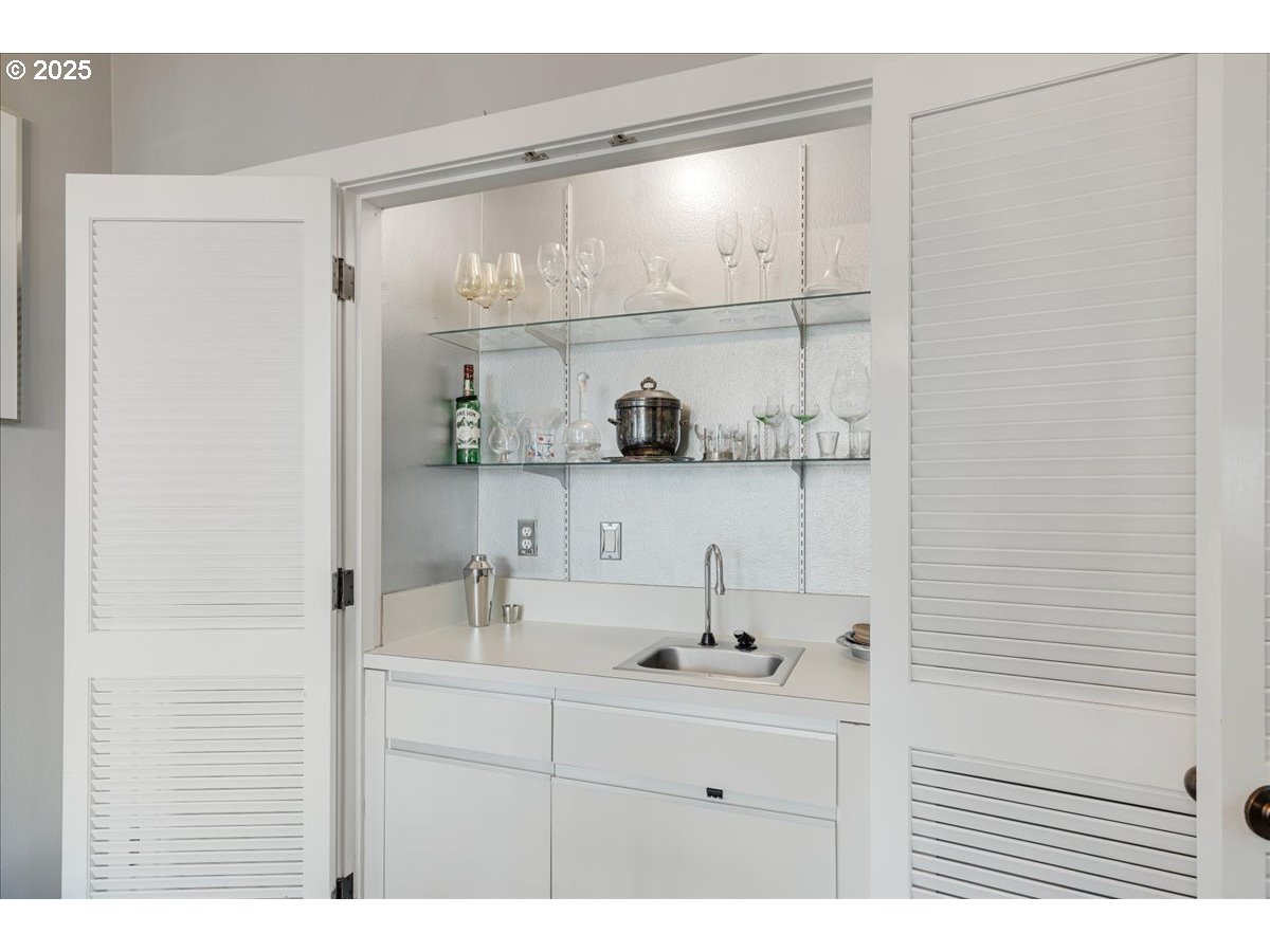 Photo #12: 308814340 Listing: Photo #12