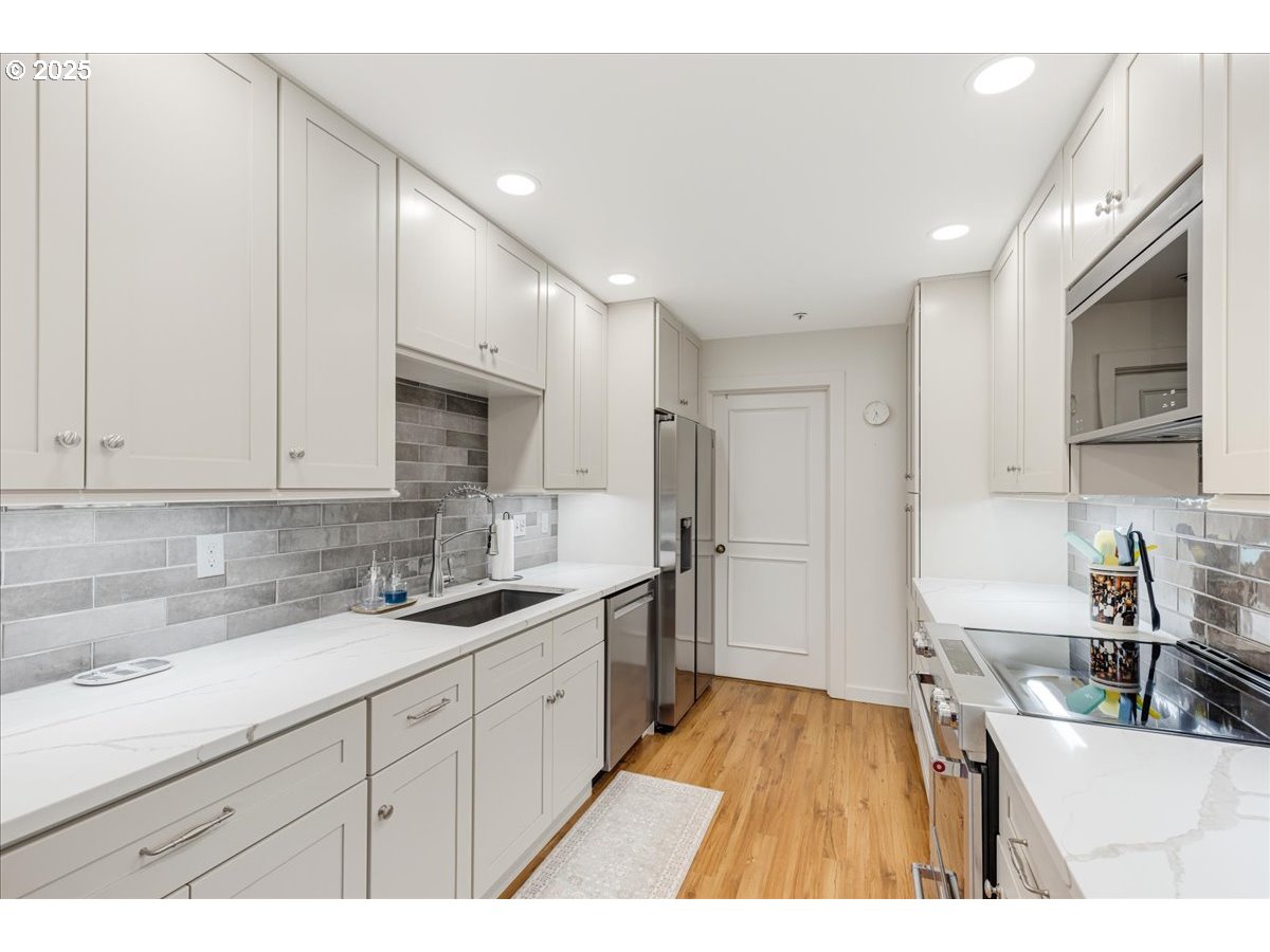 Photo #13: 308814340 Listing: Photo #13