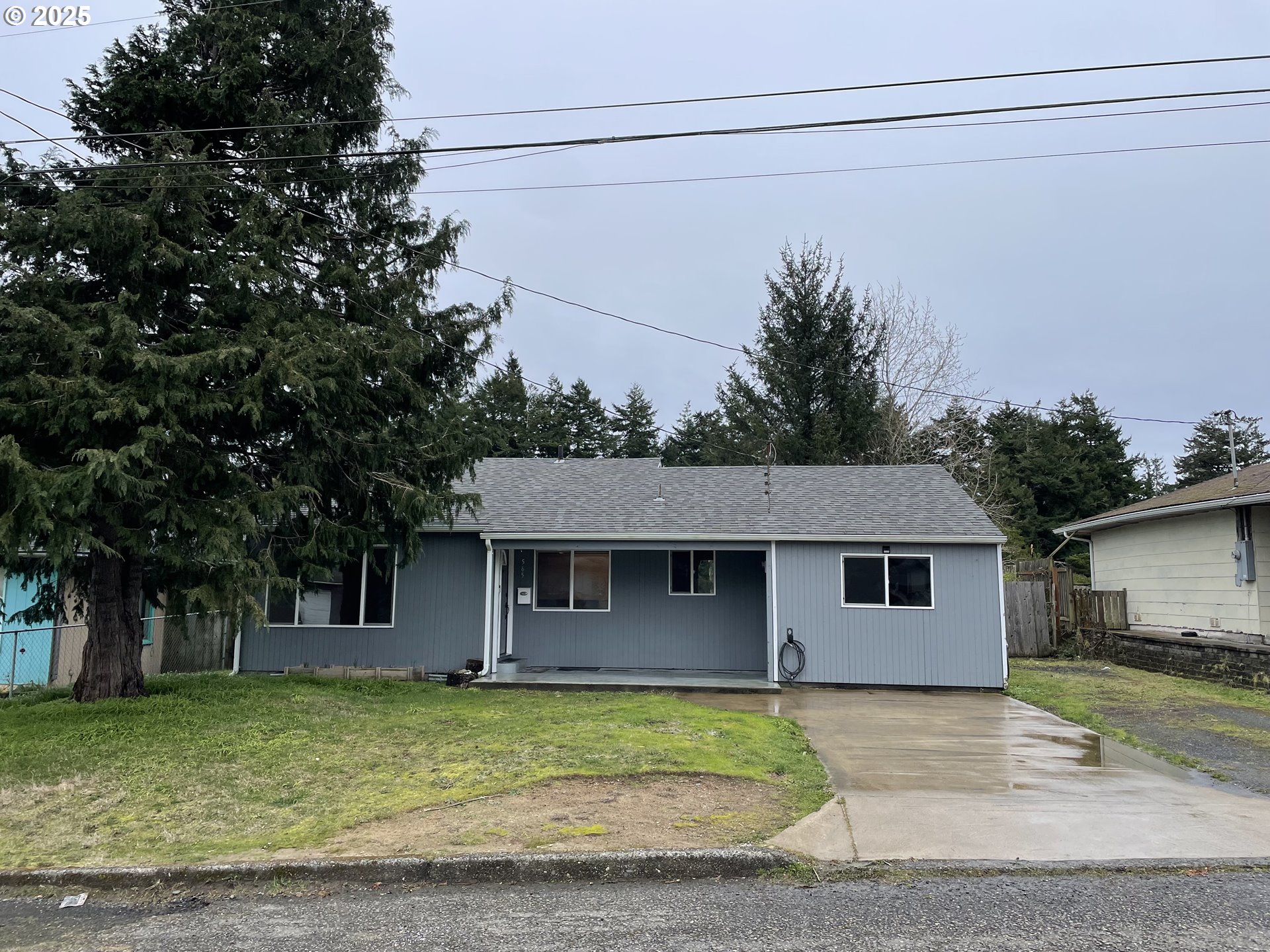 Photo of 565 CAMMANN ST Coos Bay OR 97420