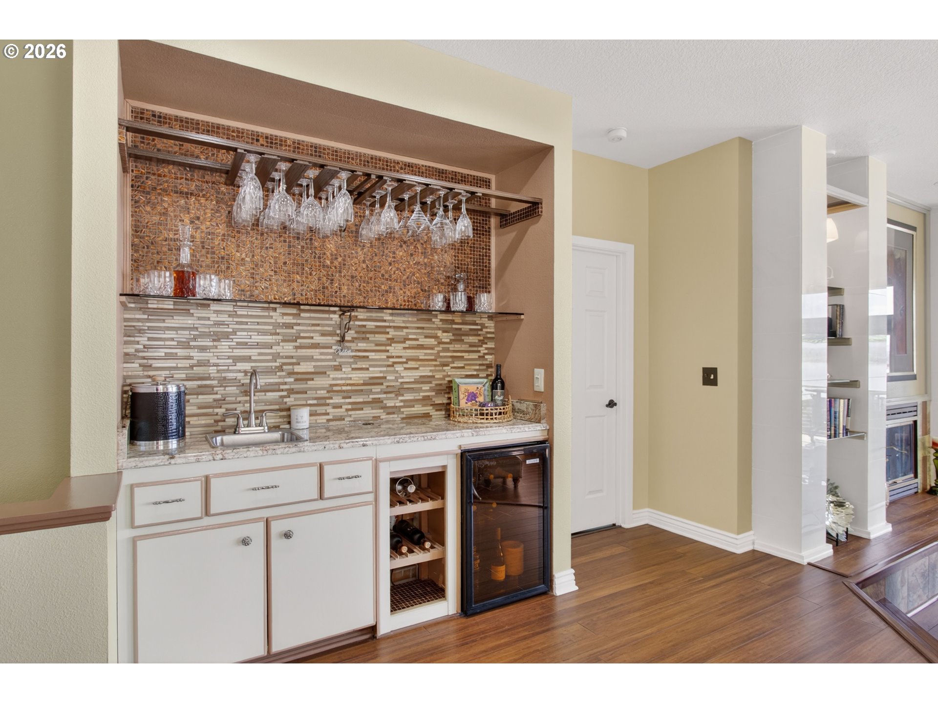 Photo #12: 308893492 Listing: Photo #12