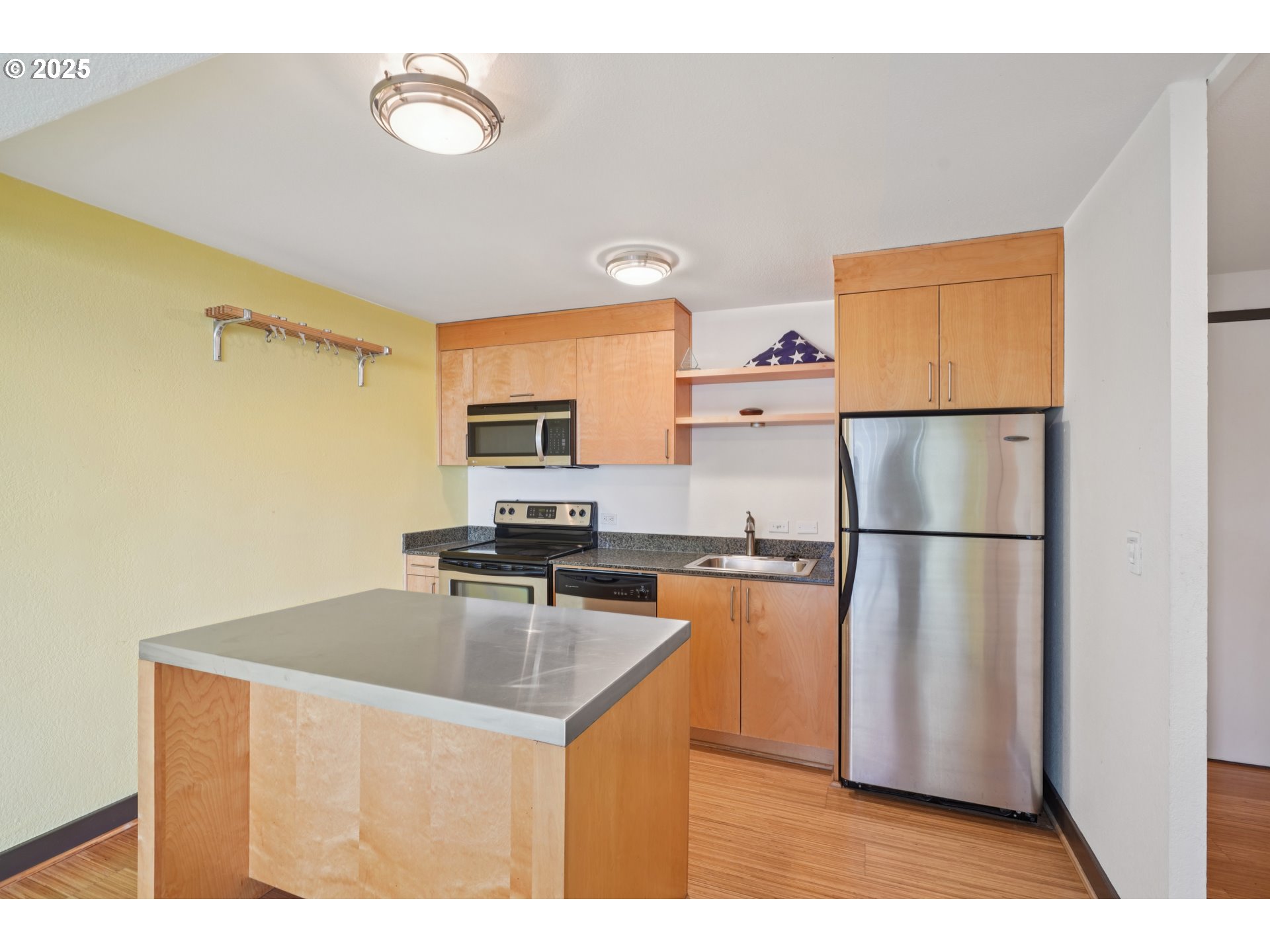 Photo #9: 309693380 Listing: Photo #9