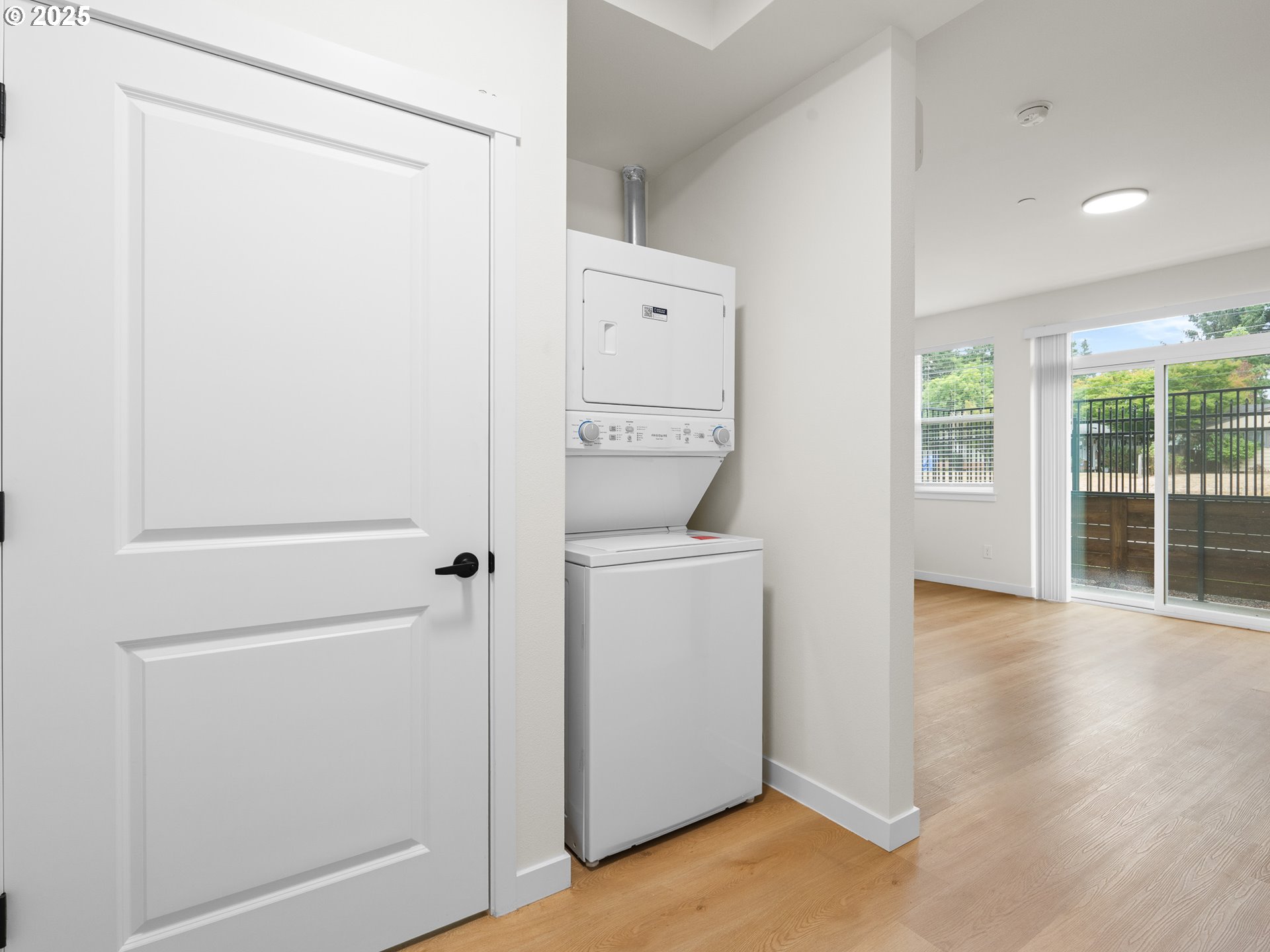 Photo #6: 309703411 Listing 