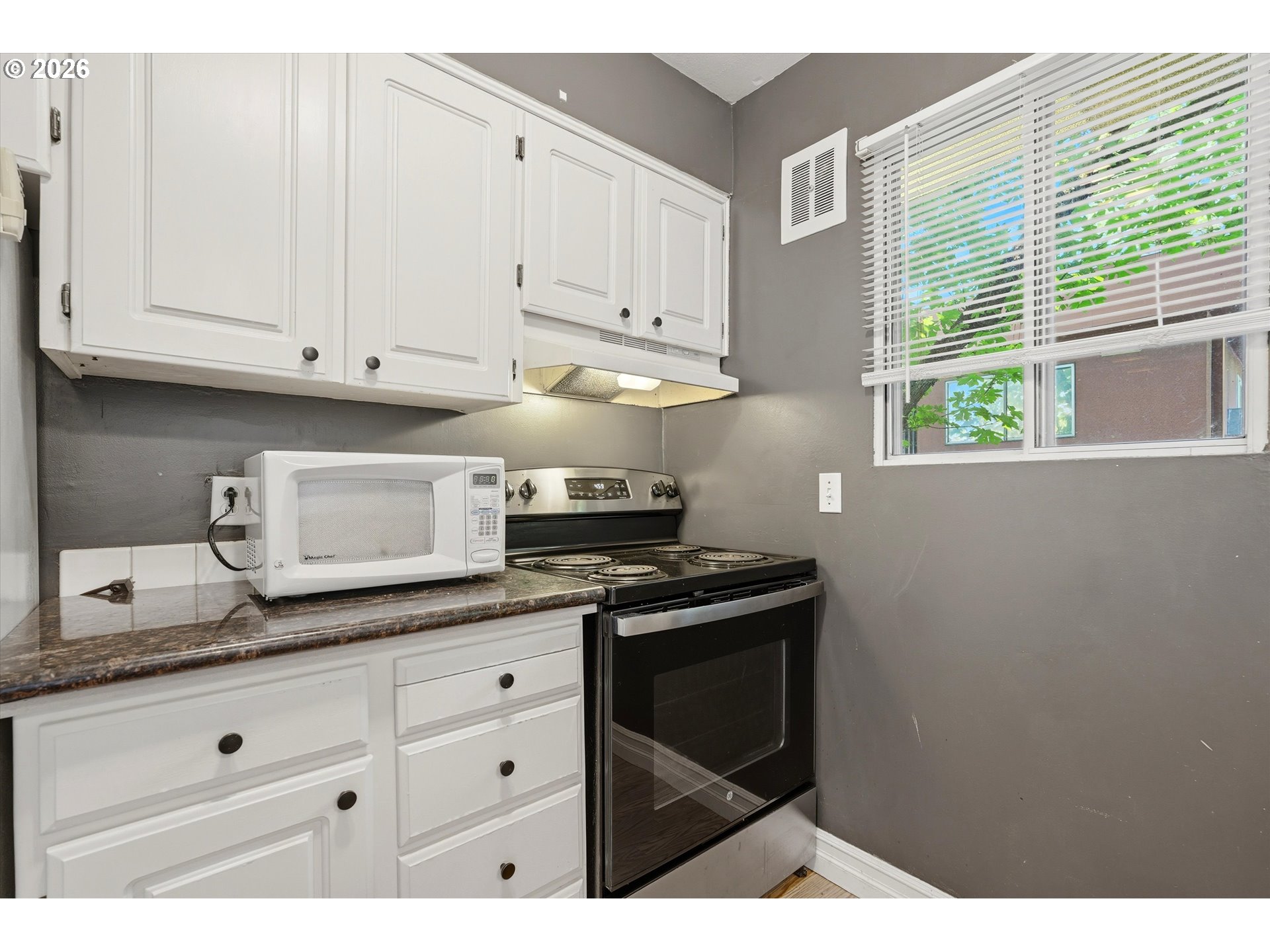 Photo #9: 310396402 Listing: Photo #9