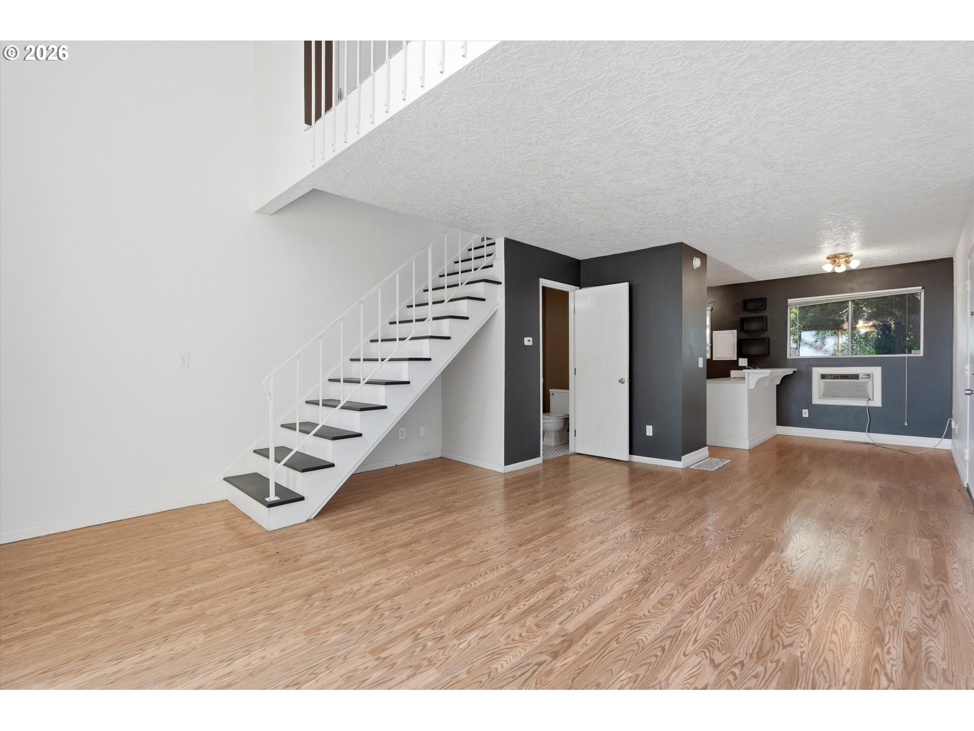 Photo #5: 310396402 Listing: Photo #5