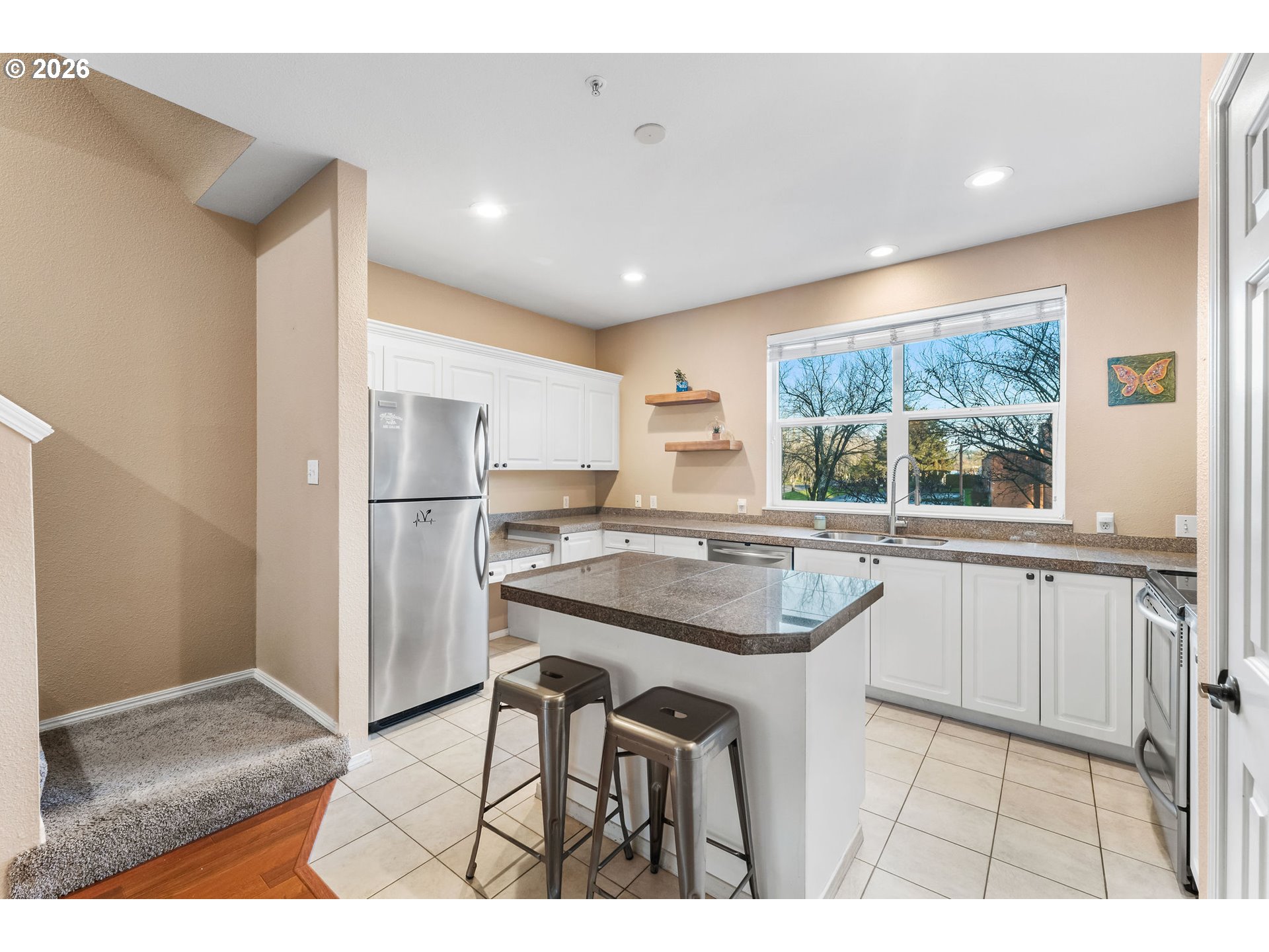 Photo #1: 310520951 Listing: Photo #1