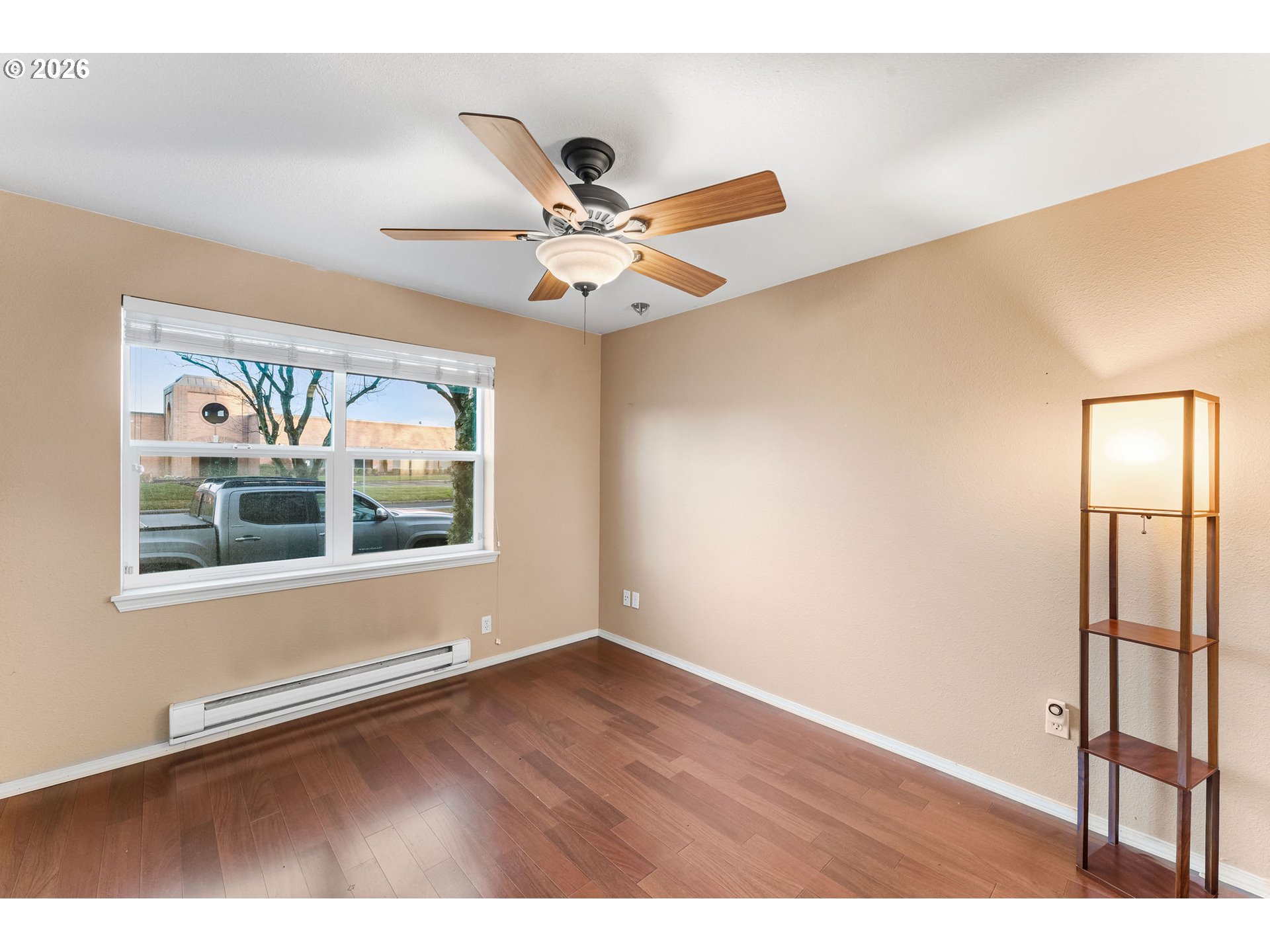 Photo #6: 310520951 Listing: Photo #6