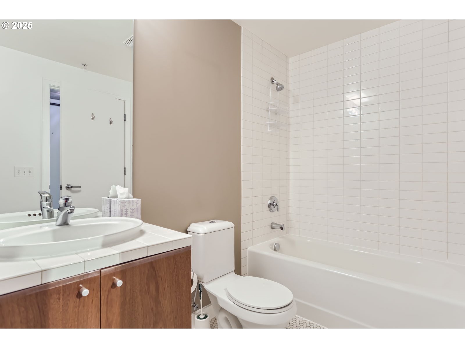 Photo #6: 311101792 Listing 