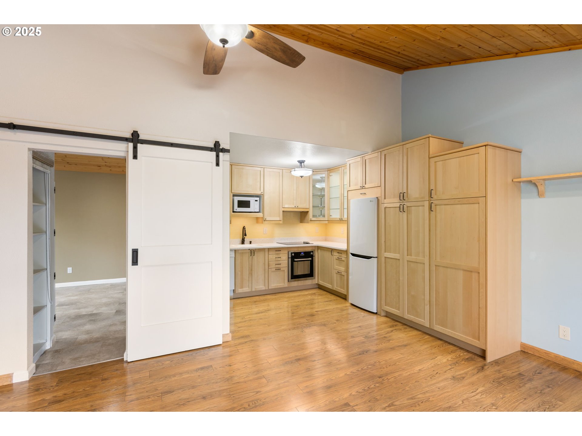 Photo #12: 312463802 Listing: Photo #12