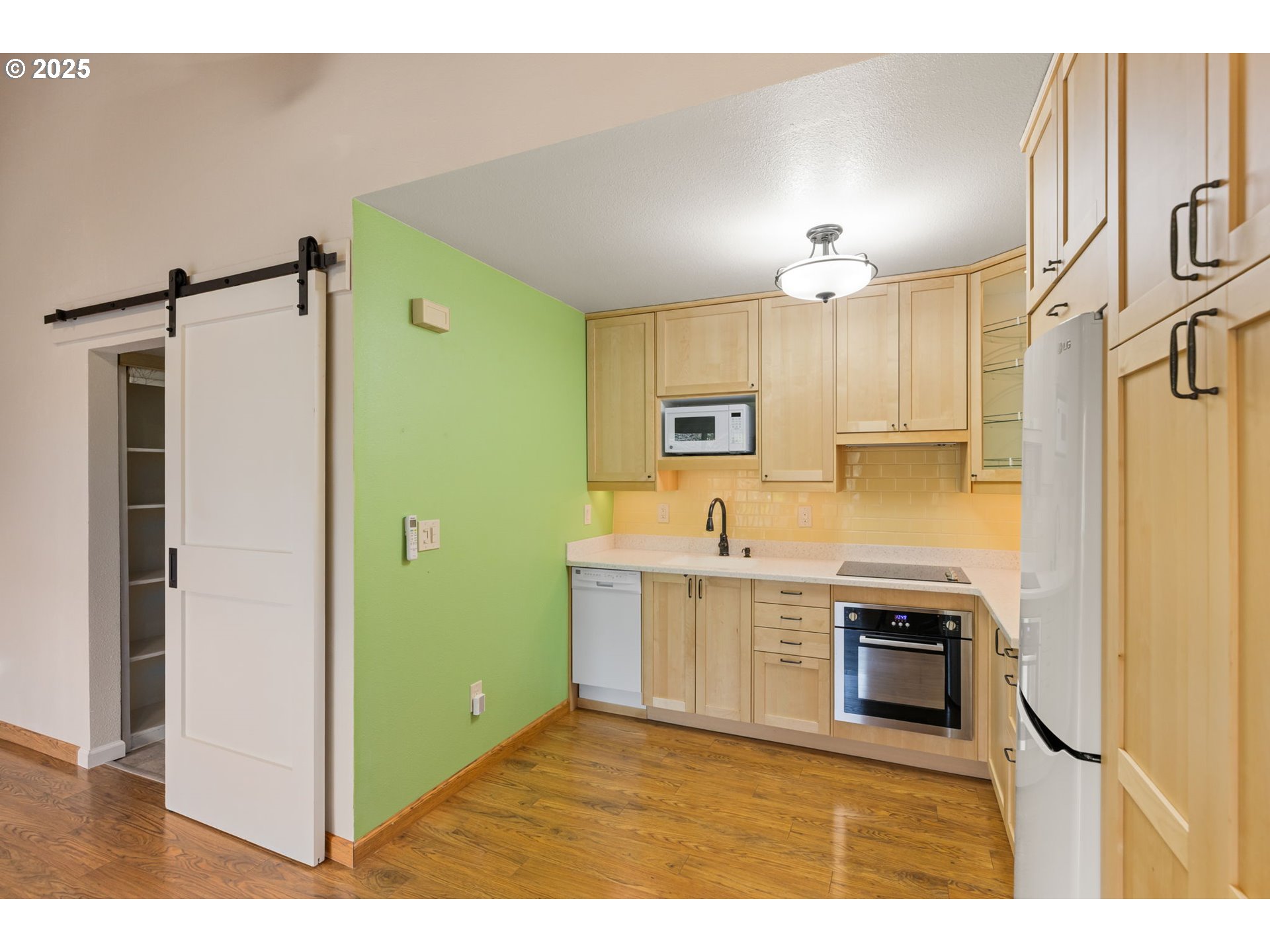 Photo #14: 312463802 Listing: Photo #14