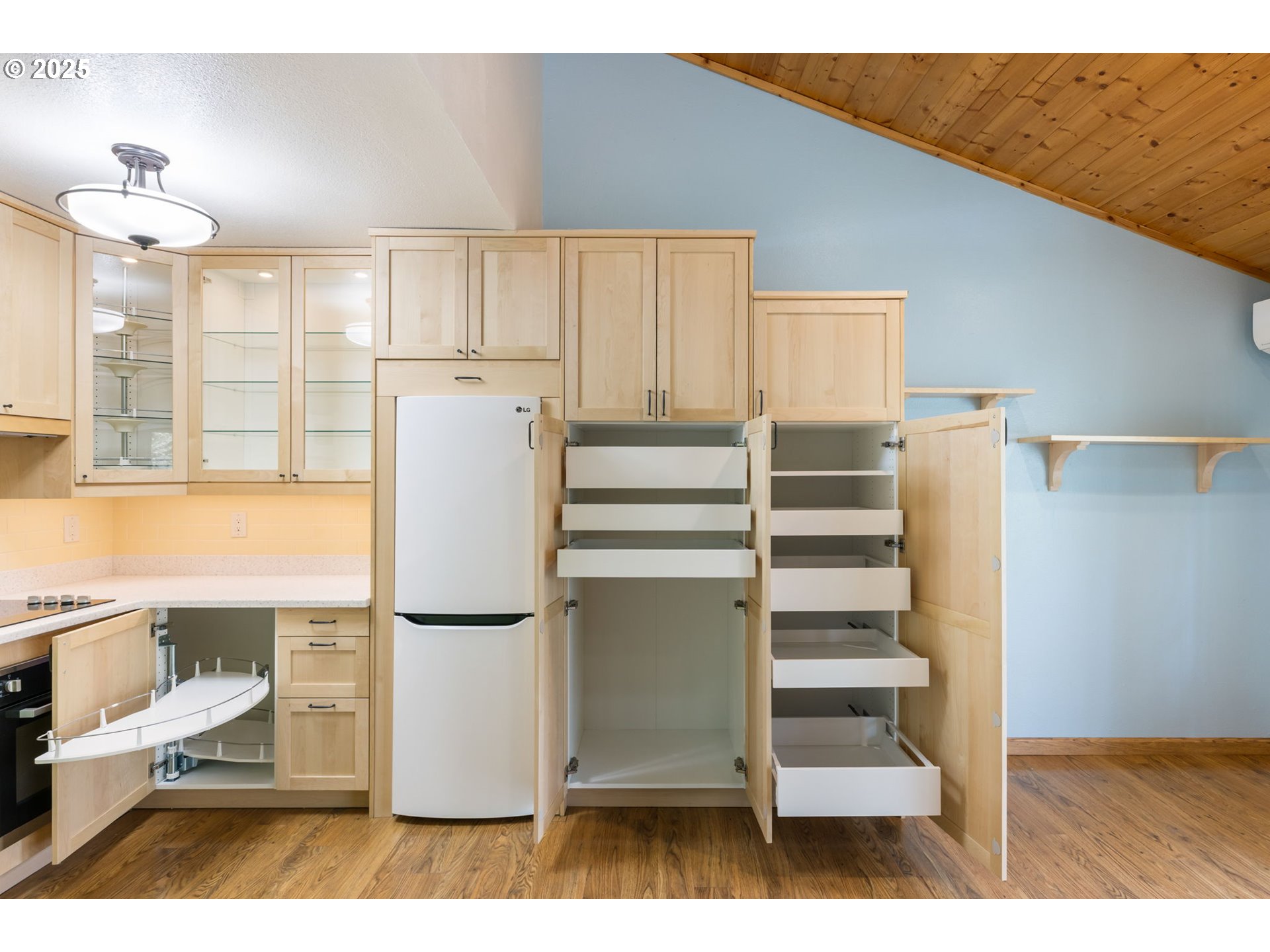 Photo #16: 312463802 Listing: Photo #16