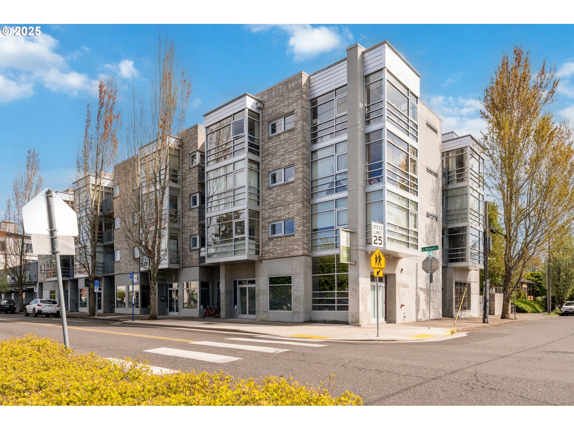 More Details about MLS # 314689060 : 910 SE 42ND AVE 270