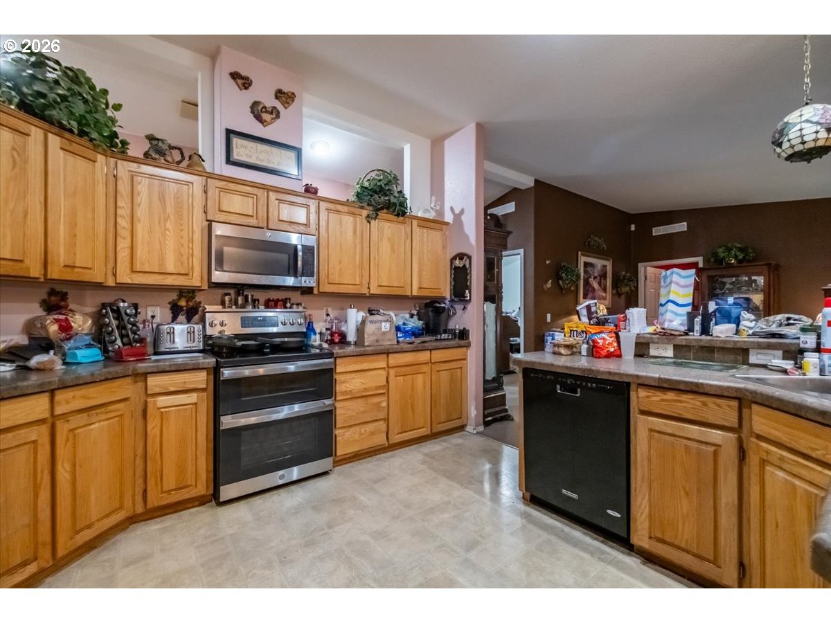 5323 OLYMPIC CIR, Eugene, OR, 97402