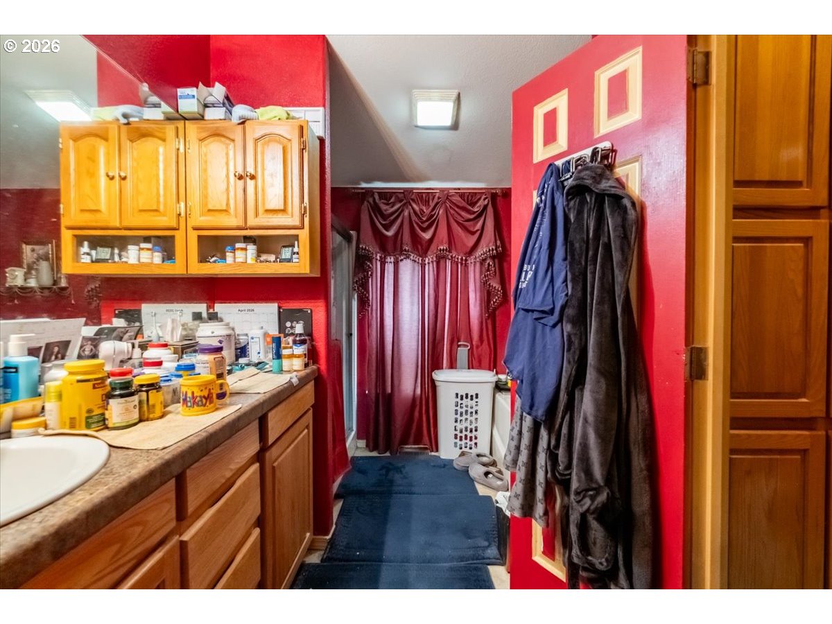 5323 OLYMPIC CIR, Eugene, OR, 97402