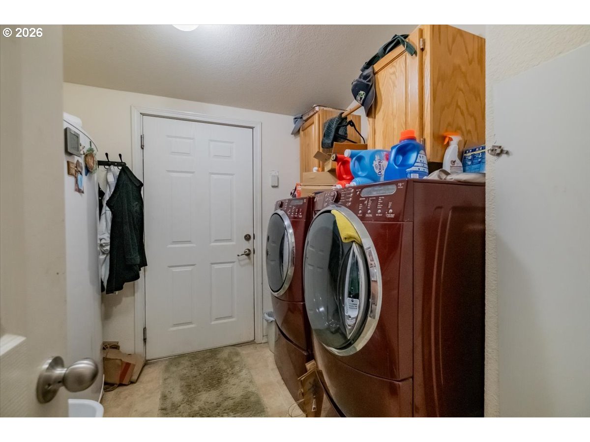 5323 OLYMPIC CIR, Eugene, OR, 97402