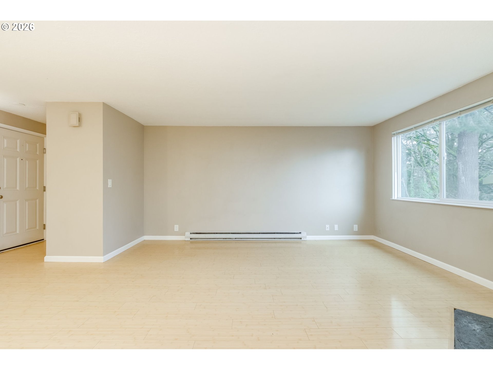 Photo #4: 315408721 Listing: Photo #4