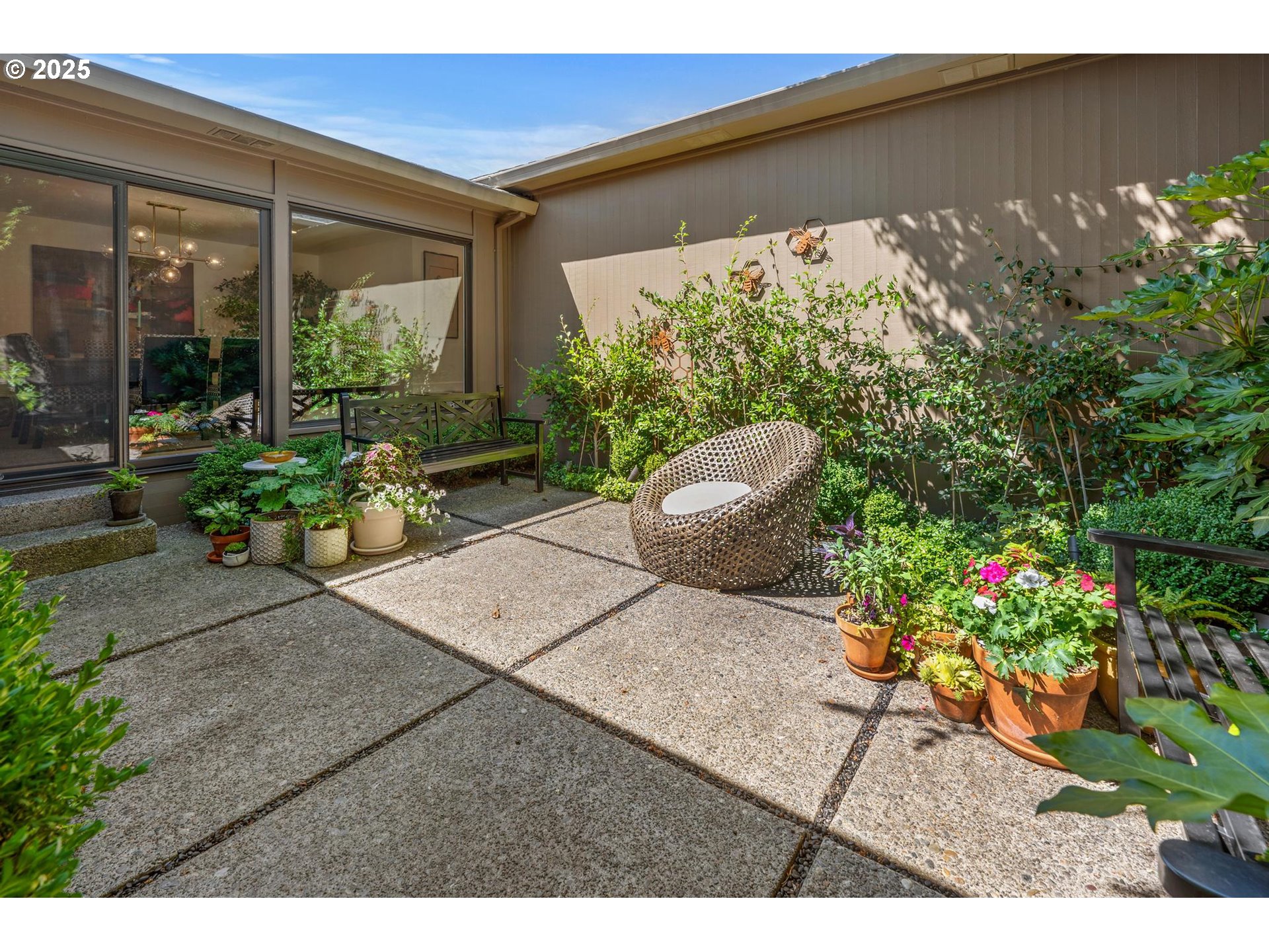 40 CONDOLEA CT, Lake Oswego, OR, 97035 40 CONDOLEA CT, Lake Oswego, OR, 97035