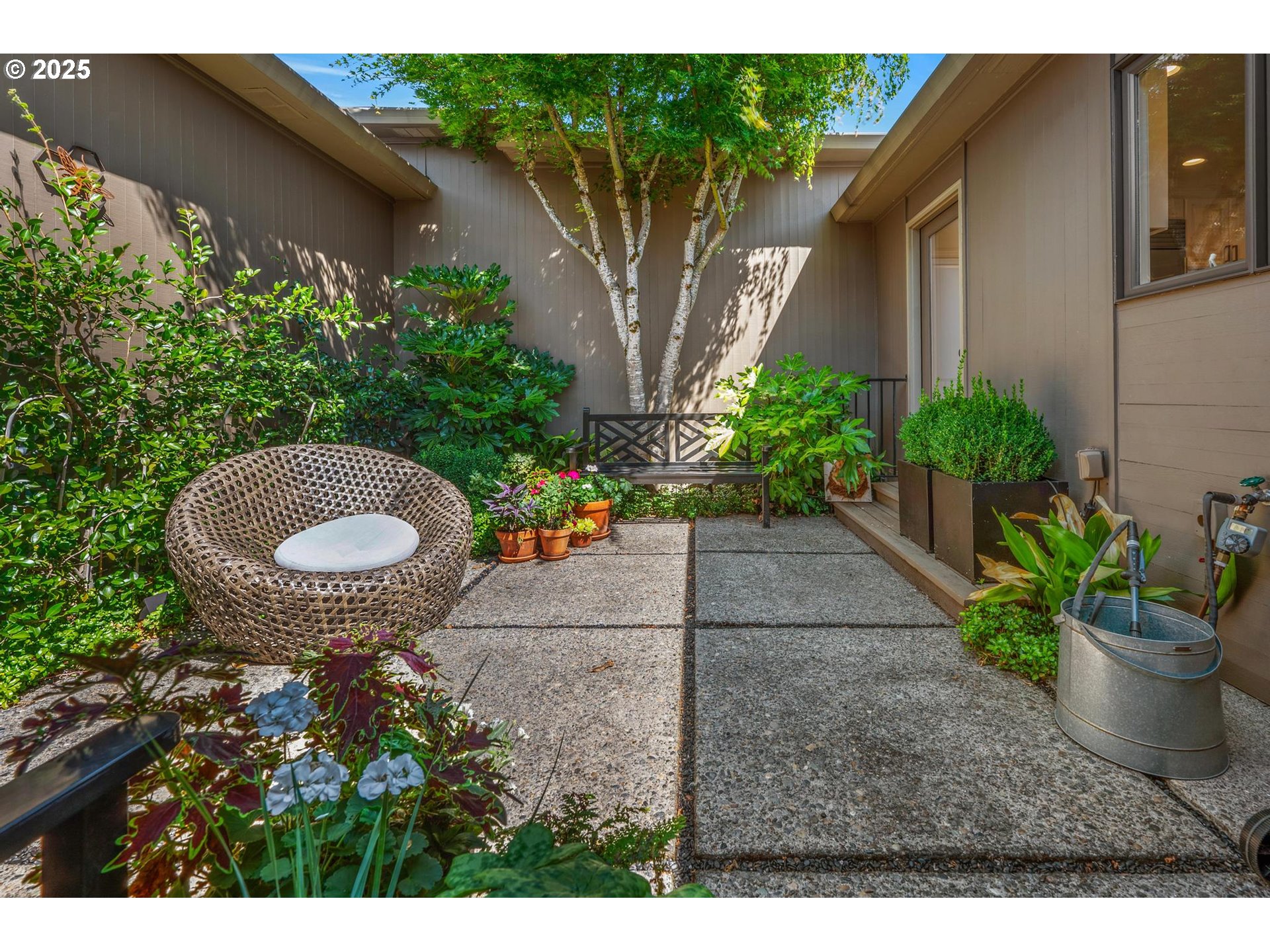 40 CONDOLEA CT, Lake Oswego, OR, 97035 40 CONDOLEA CT, Lake Oswego, OR, 97035