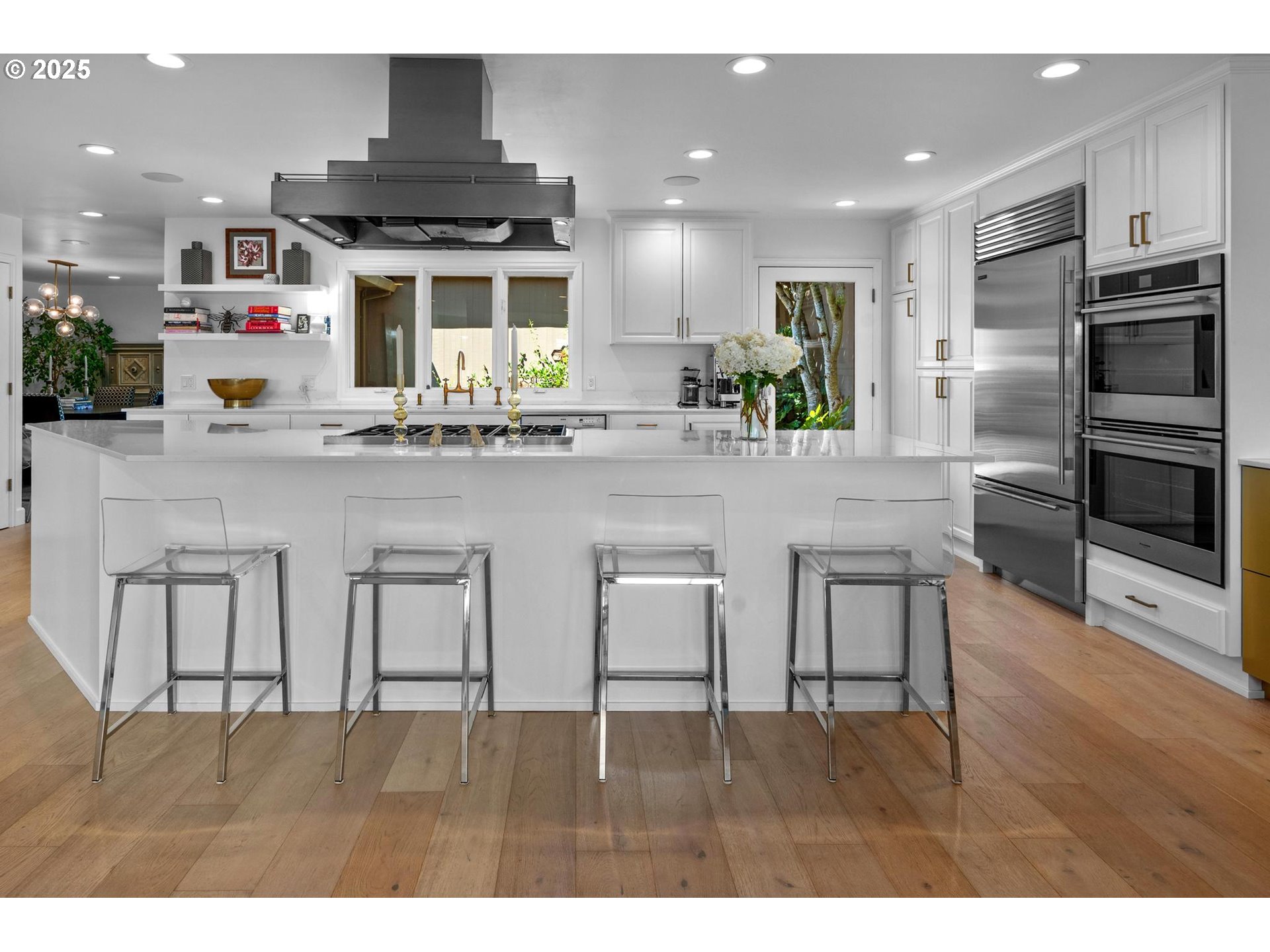 40 CONDOLEA CT, Lake Oswego, OR, 97035 40 CONDOLEA CT, Lake Oswego, OR, 97035