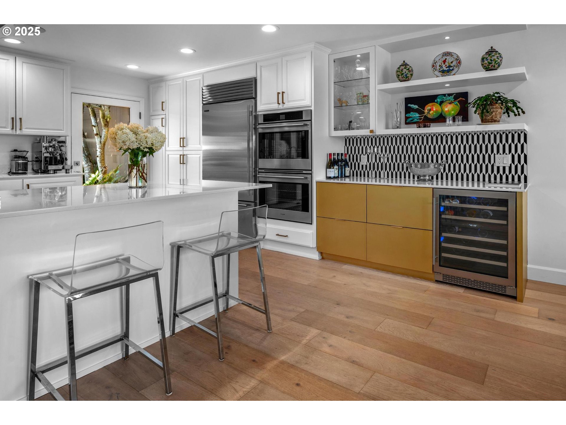 40 CONDOLEA CT, Lake Oswego, OR, 97035 40 CONDOLEA CT, Lake Oswego, OR, 97035