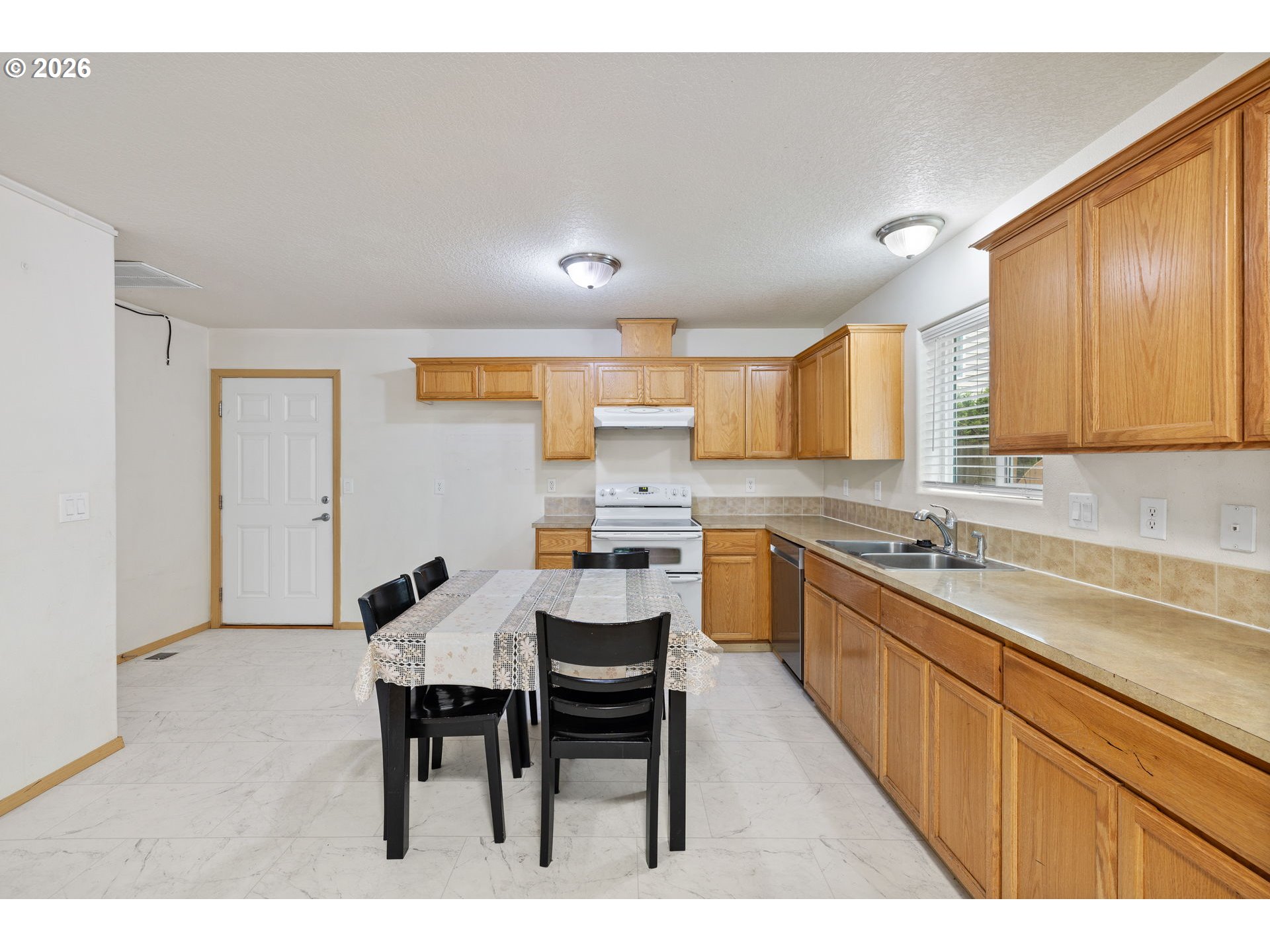 Photo #2: 316468997 Listing: Photo #2