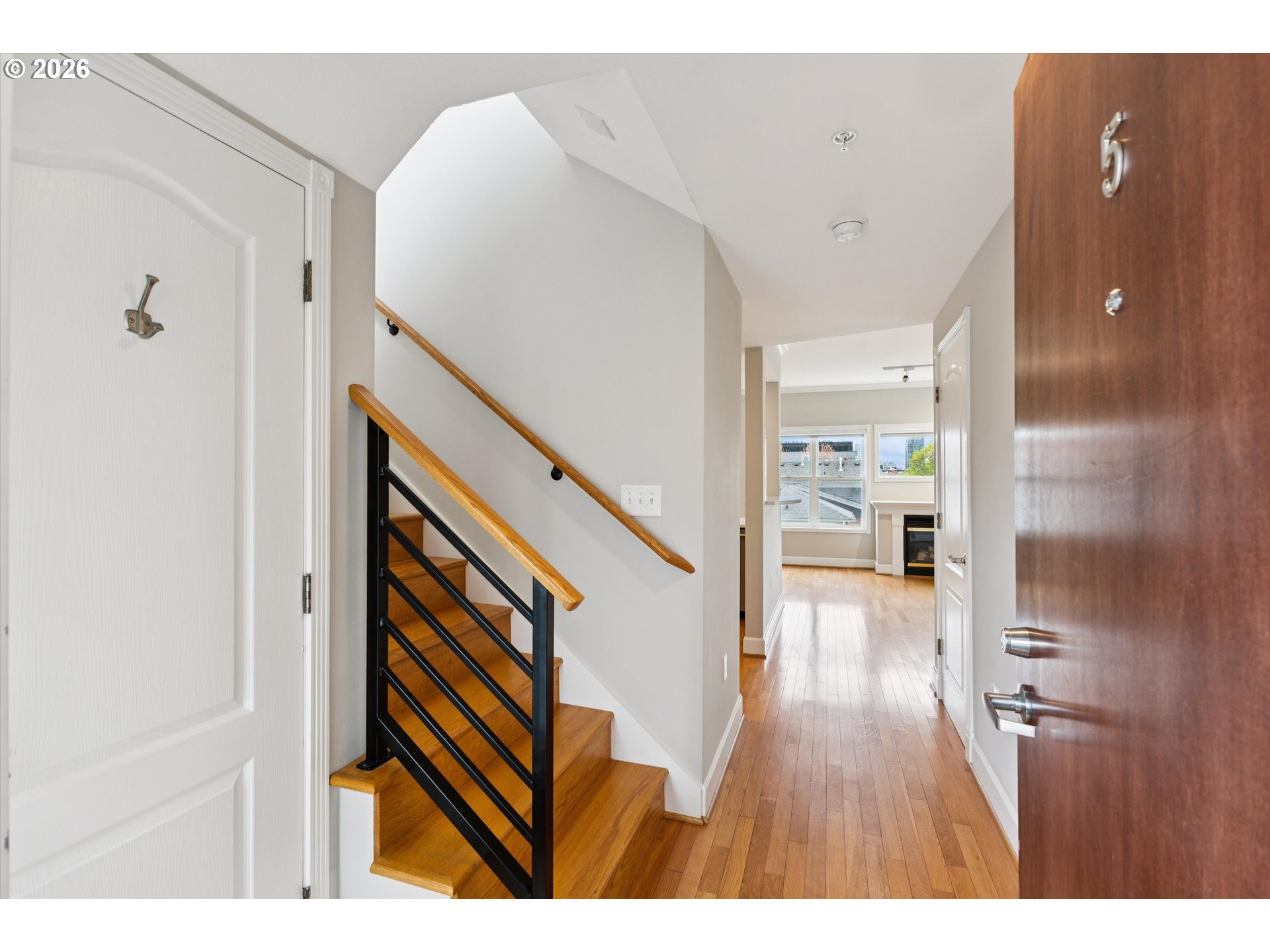 Photo #3: 317326913 Listing: Photo #3