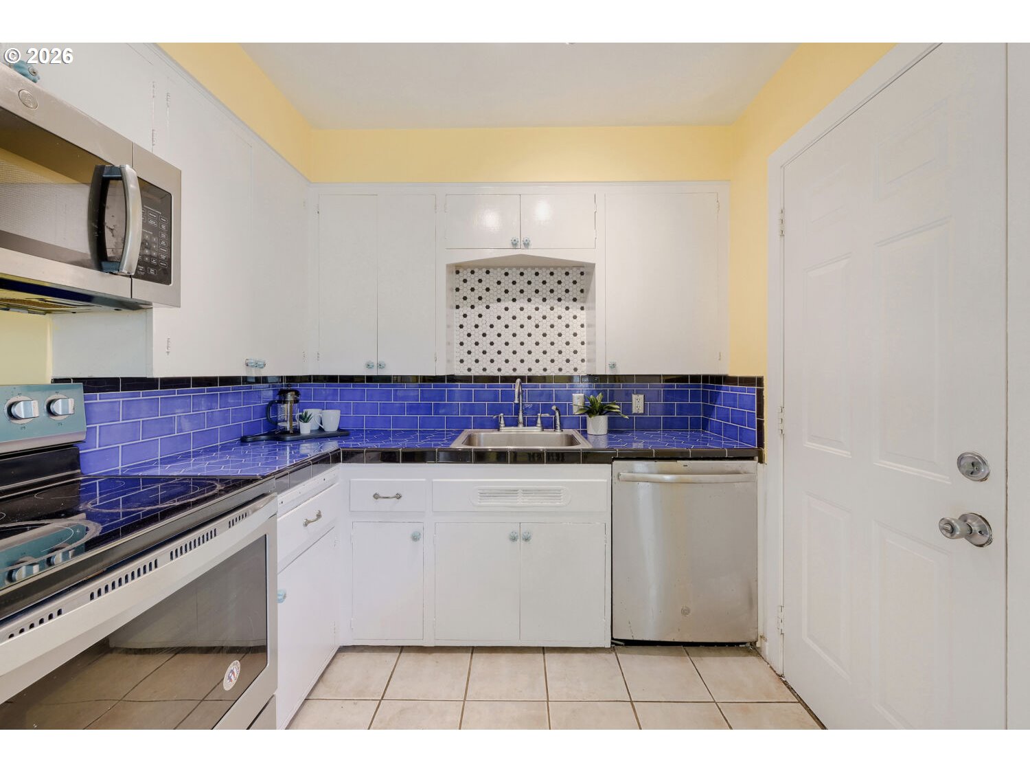 Photo #14: 317858663 Listing: Photo #14